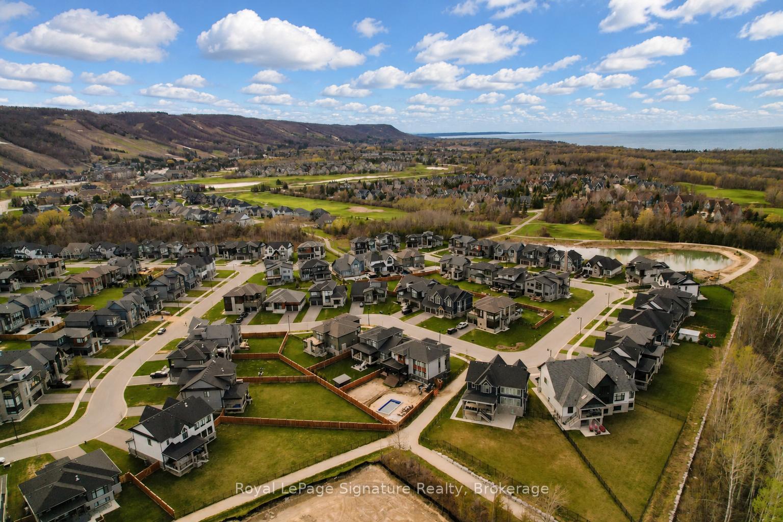 Photo 43 of 110 Cattail Crescent, Blue Mountains — HOMEH