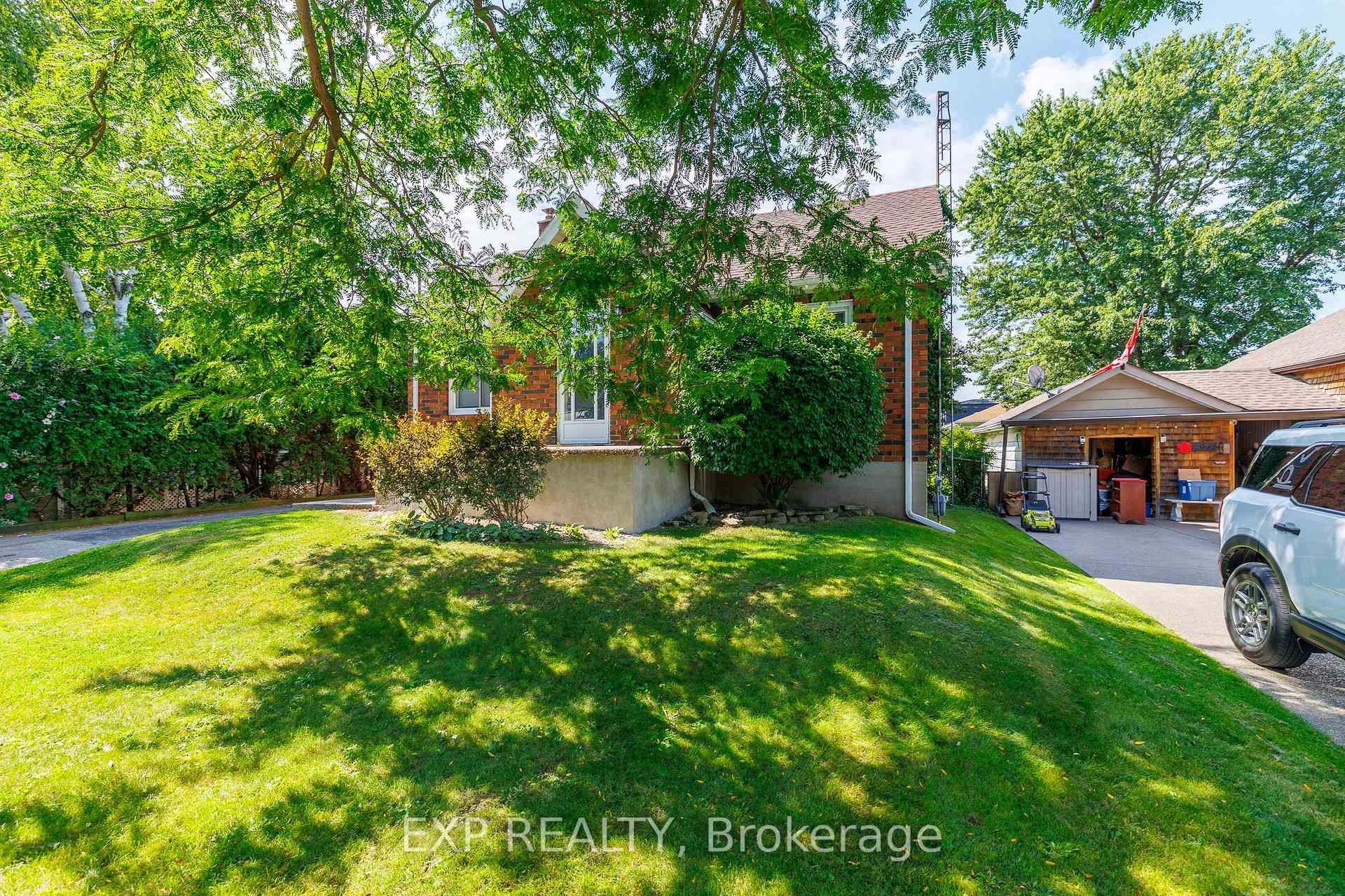 Photo 2 of 61 Marmora Street, St. Catharines, E. Chester — HOMEH