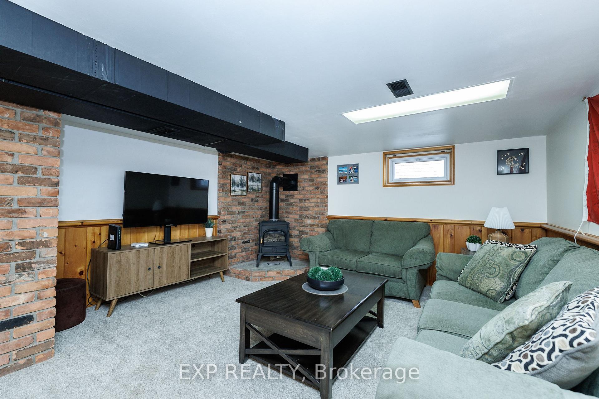 Photo 24 of 61 Marmora Street, St. Catharines, E. Chester — HOMEH