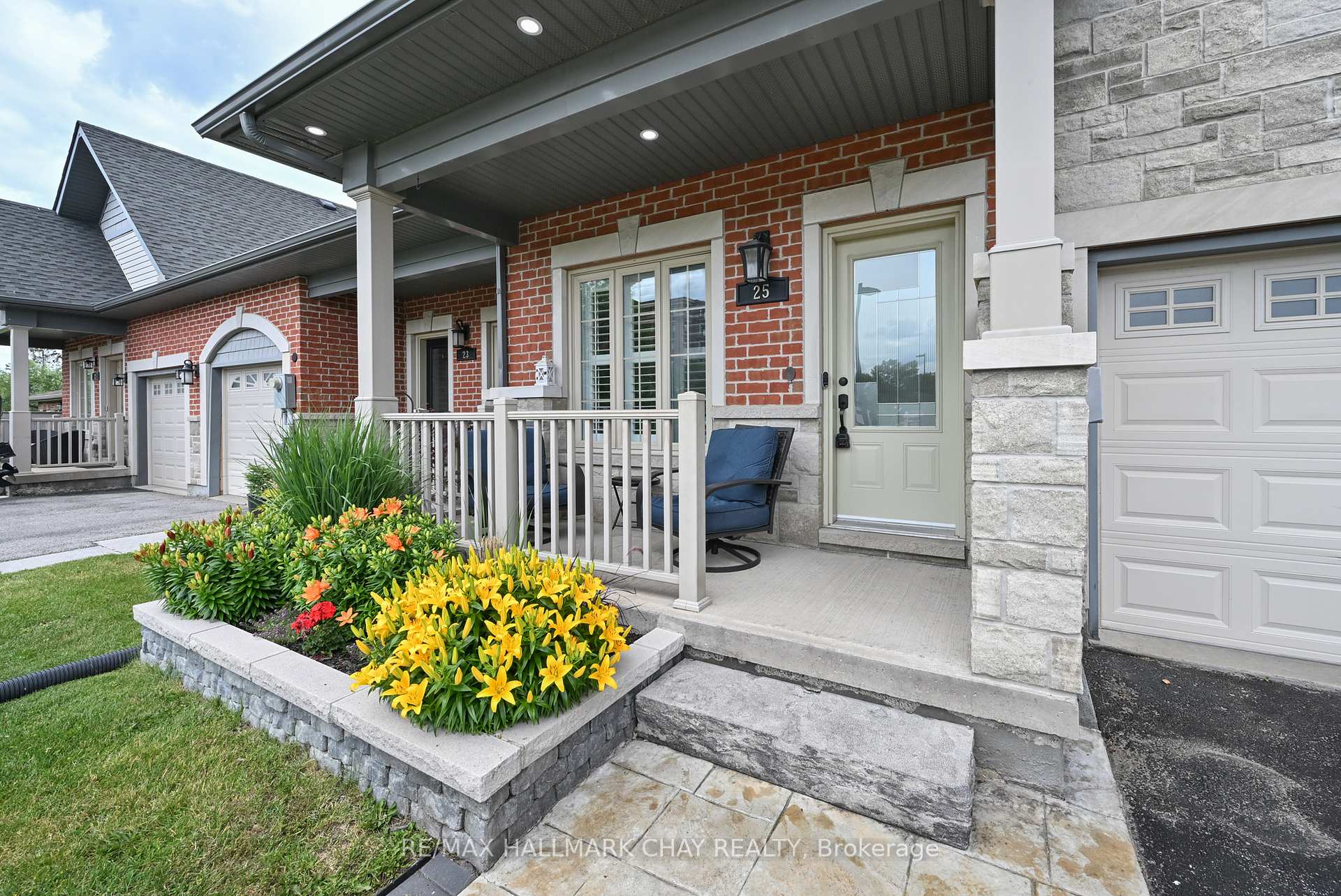 Photo 3 of 25 Kingsmere Crescent, New Tecumseth, Alliston — HOMEH