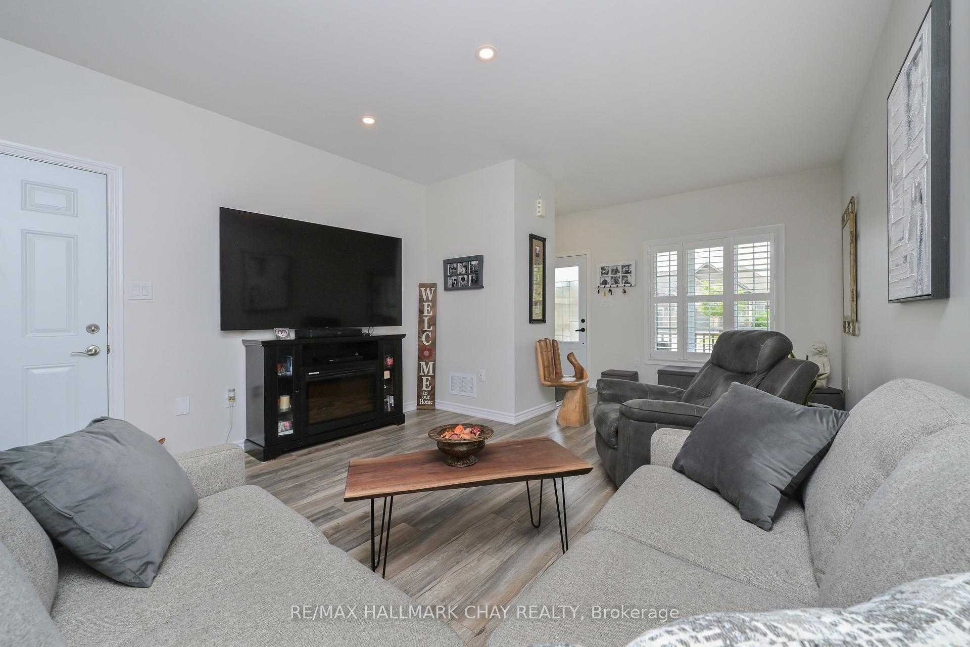 Photo 7 of 25 Kingsmere Crescent, New Tecumseth, Alliston — HOMEH