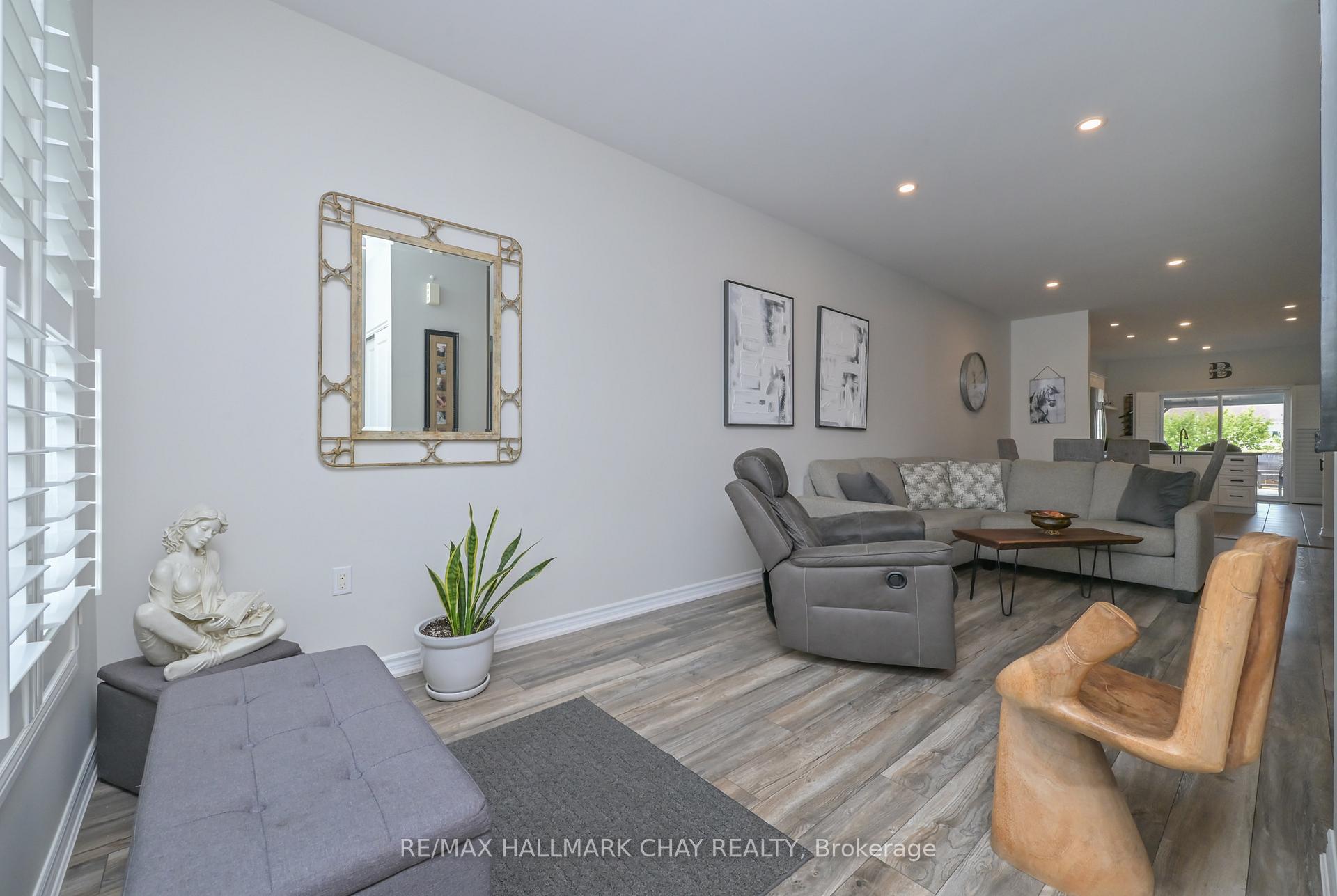 Photo 21 of 25 Kingsmere Crescent, New Tecumseth, Alliston — HOMEH