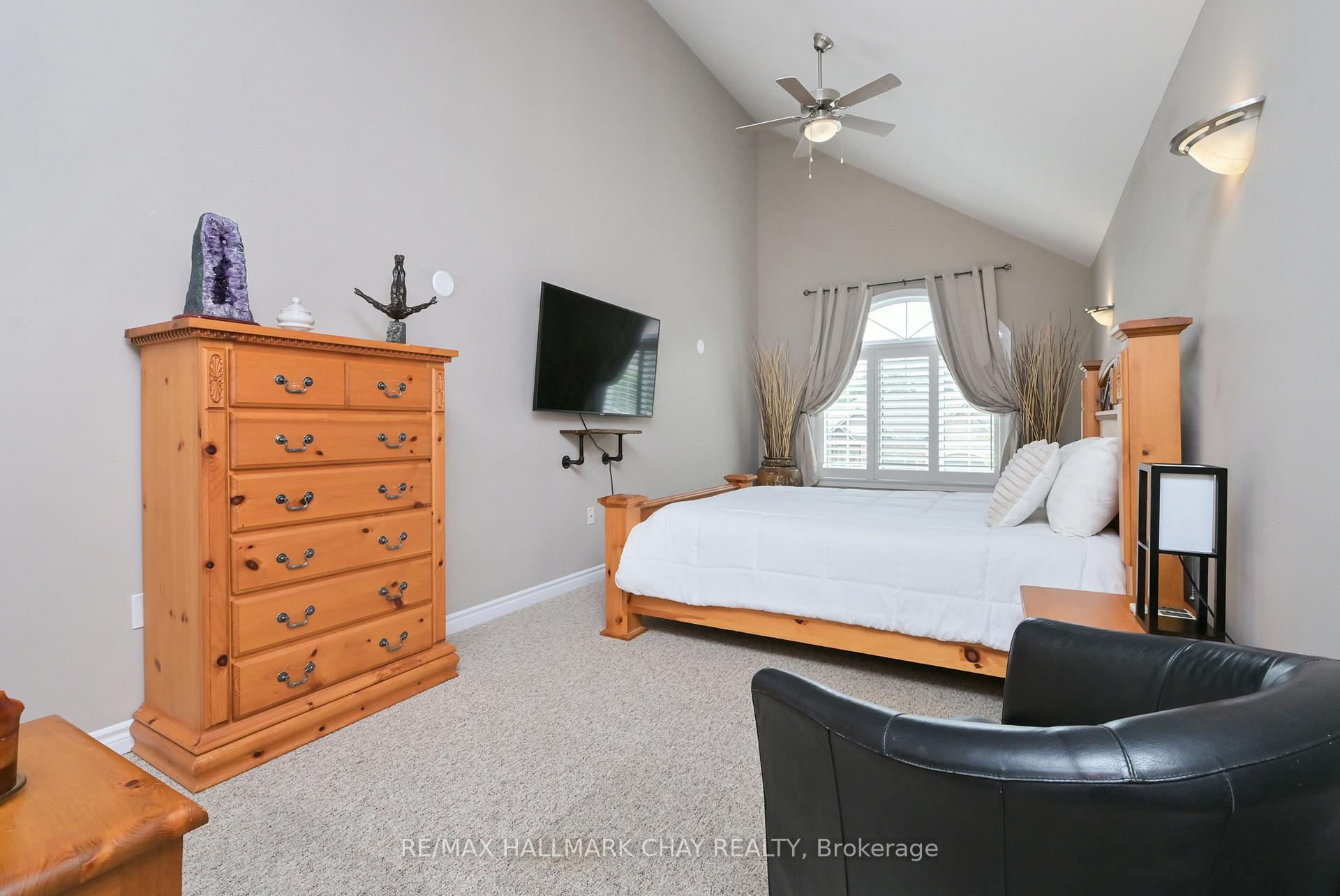 Photo 24 of 25 Kingsmere Crescent, New Tecumseth, Alliston — HOMEH