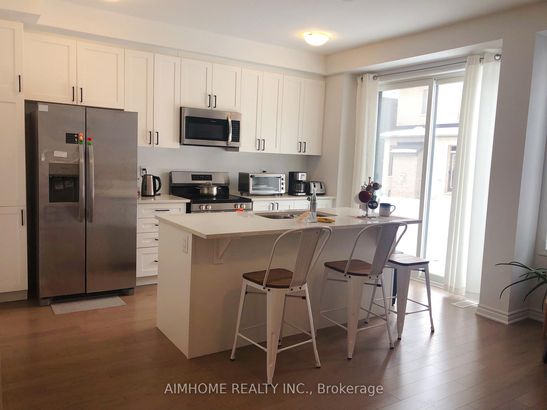 Photo 4 of 1261 Manitou Way, Milton, Bowes — HOMEH