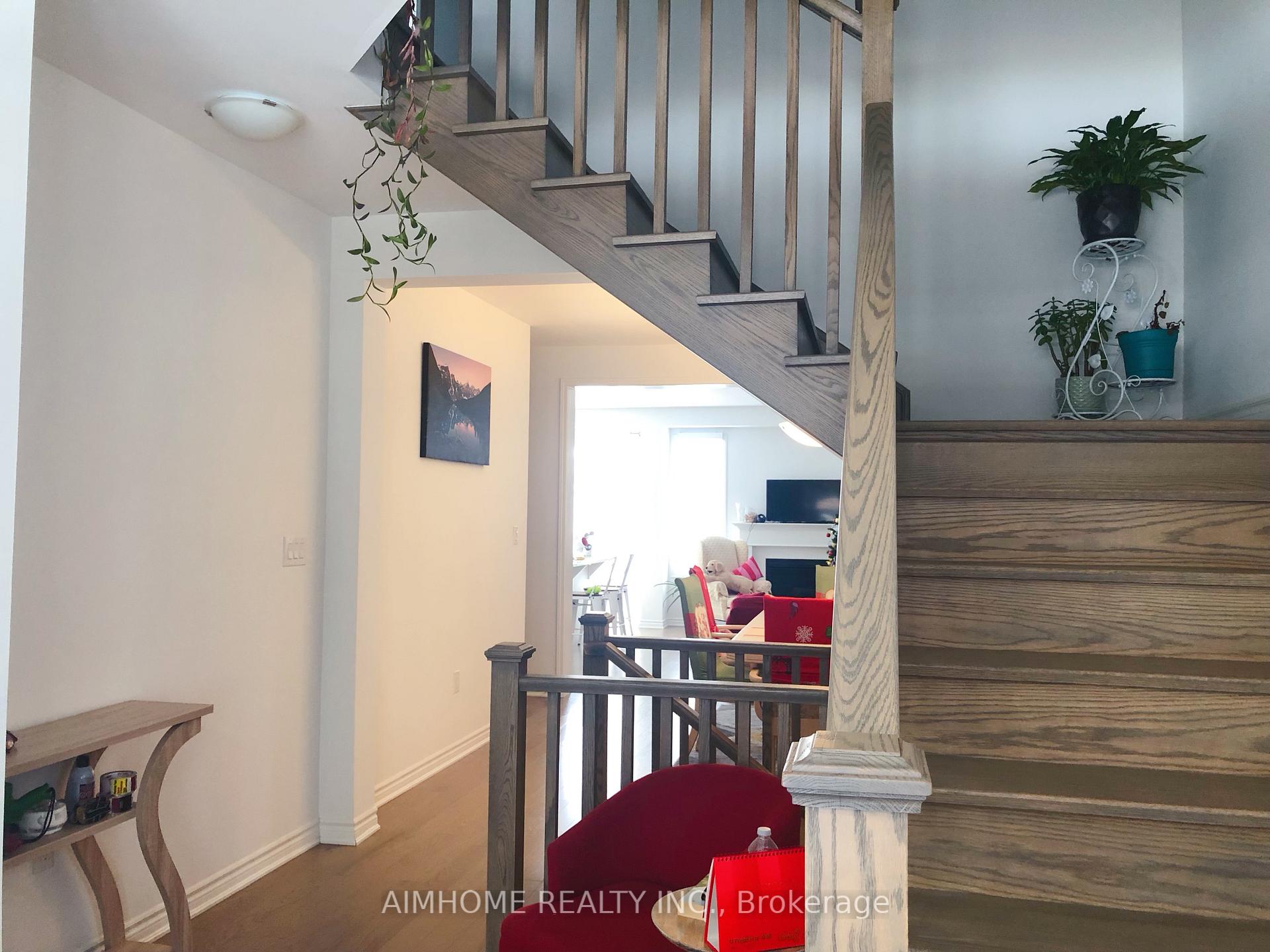 Photo 7 of 1261 Manitou Way, Milton, Bowes — HOMEH