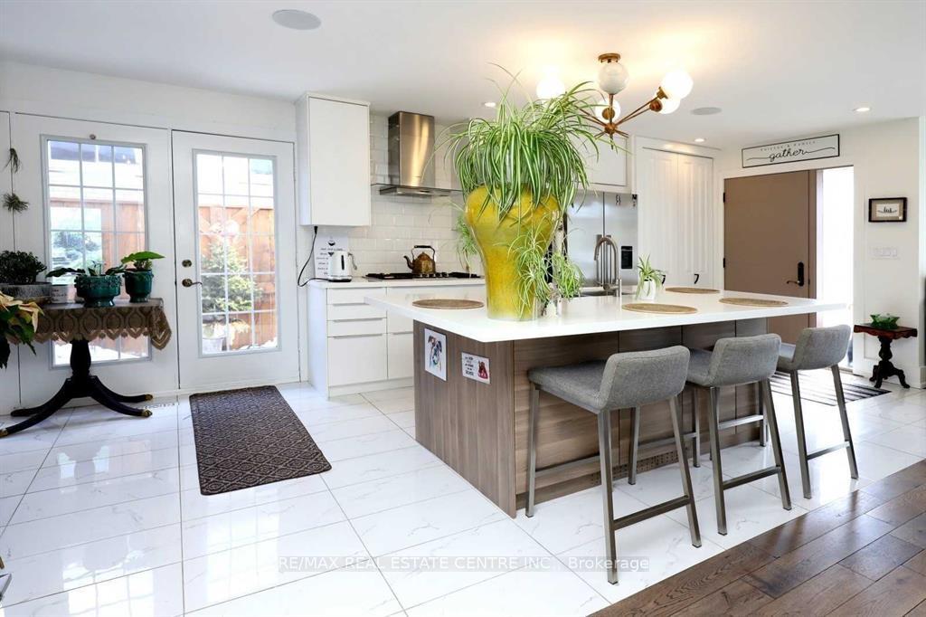 Photo 8 of 814 Eaglemount Crescent, Mississauga, Erindale — HOMEH