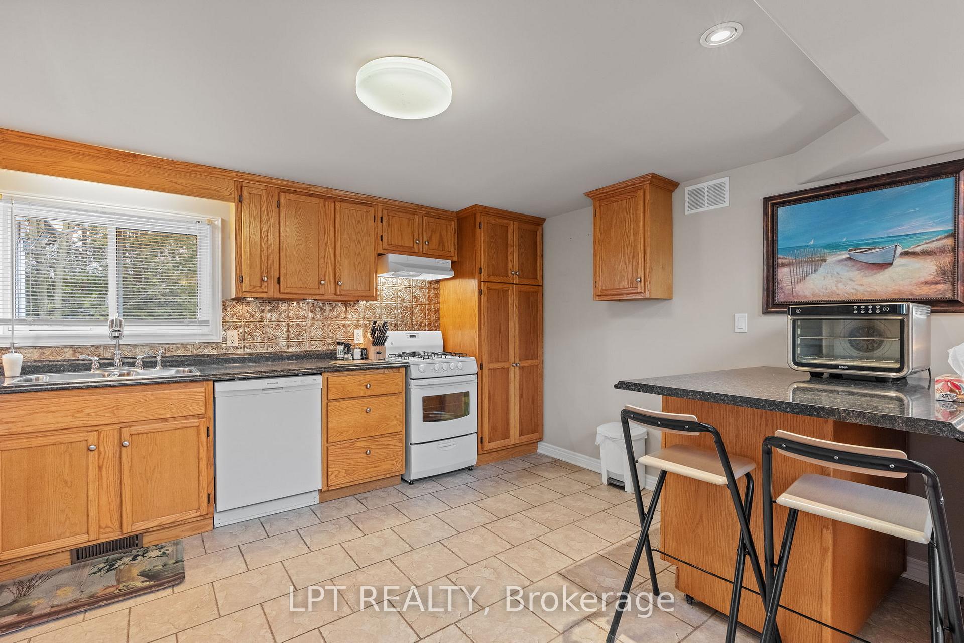 Photo 7 of 33810 Darryl Court, Bluewater, Hay — HOMEH