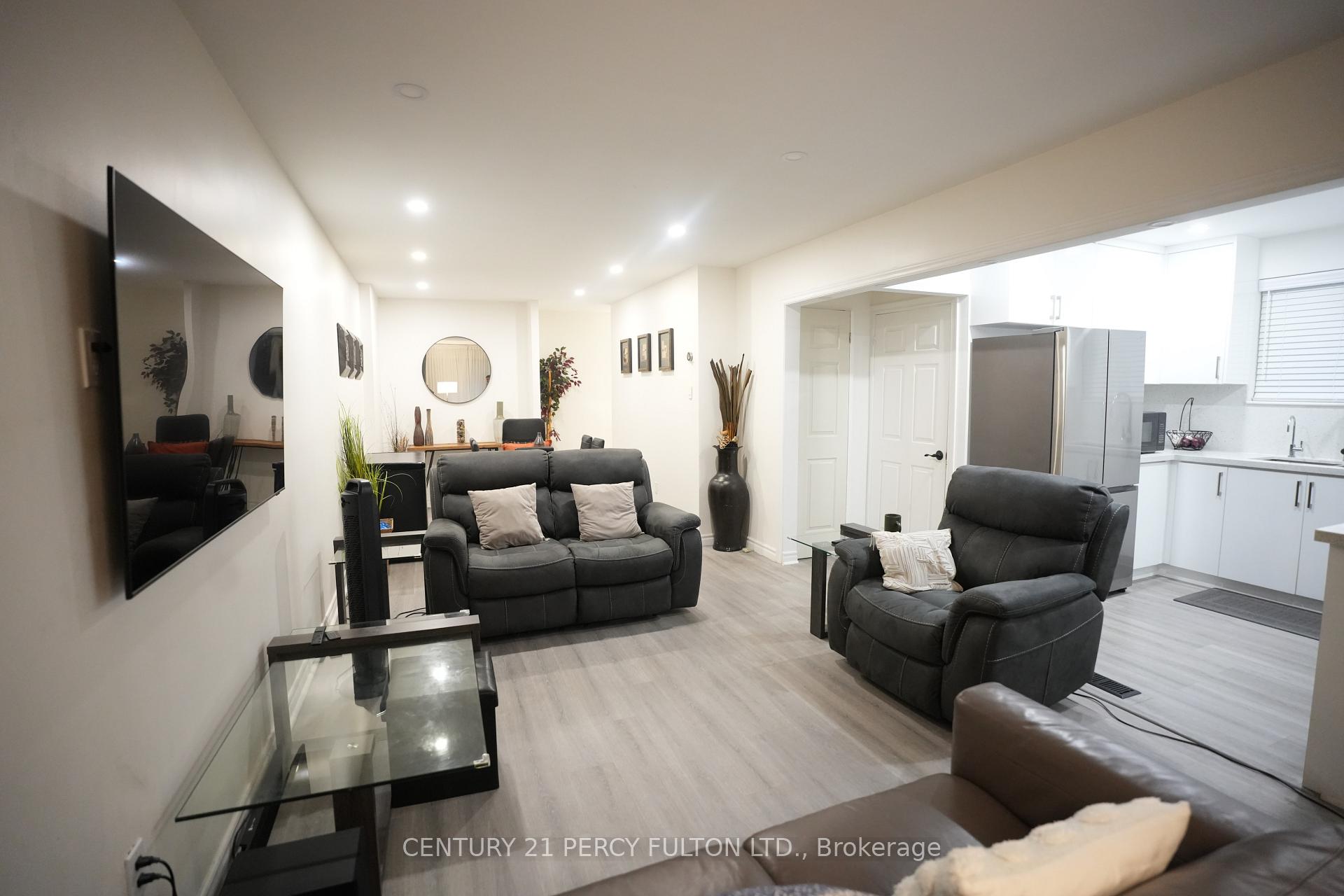 Photo 3 of 117 Cordella Avenue, Toronto, Rockcliffe-Smythe — HOMEH