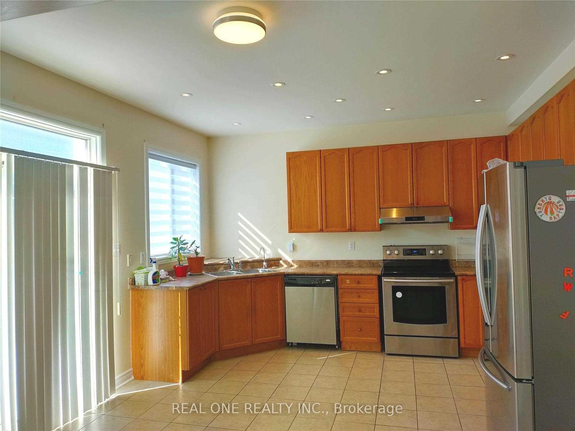 Photo 5 of 16 Hammersly Boulevard, Markham, Wismer — HOMEH