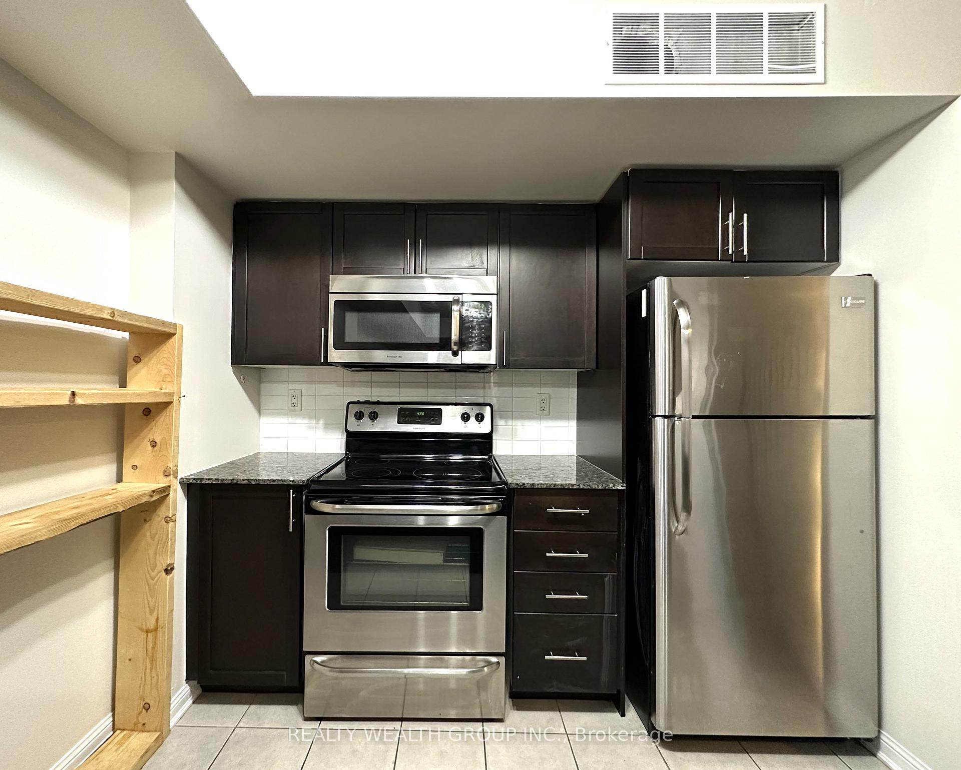 Photo 7 of Unit 232, 11 Foundry Avenue, Toronto, Dovercourt-Wallace Emerson-Junction — HOMEH