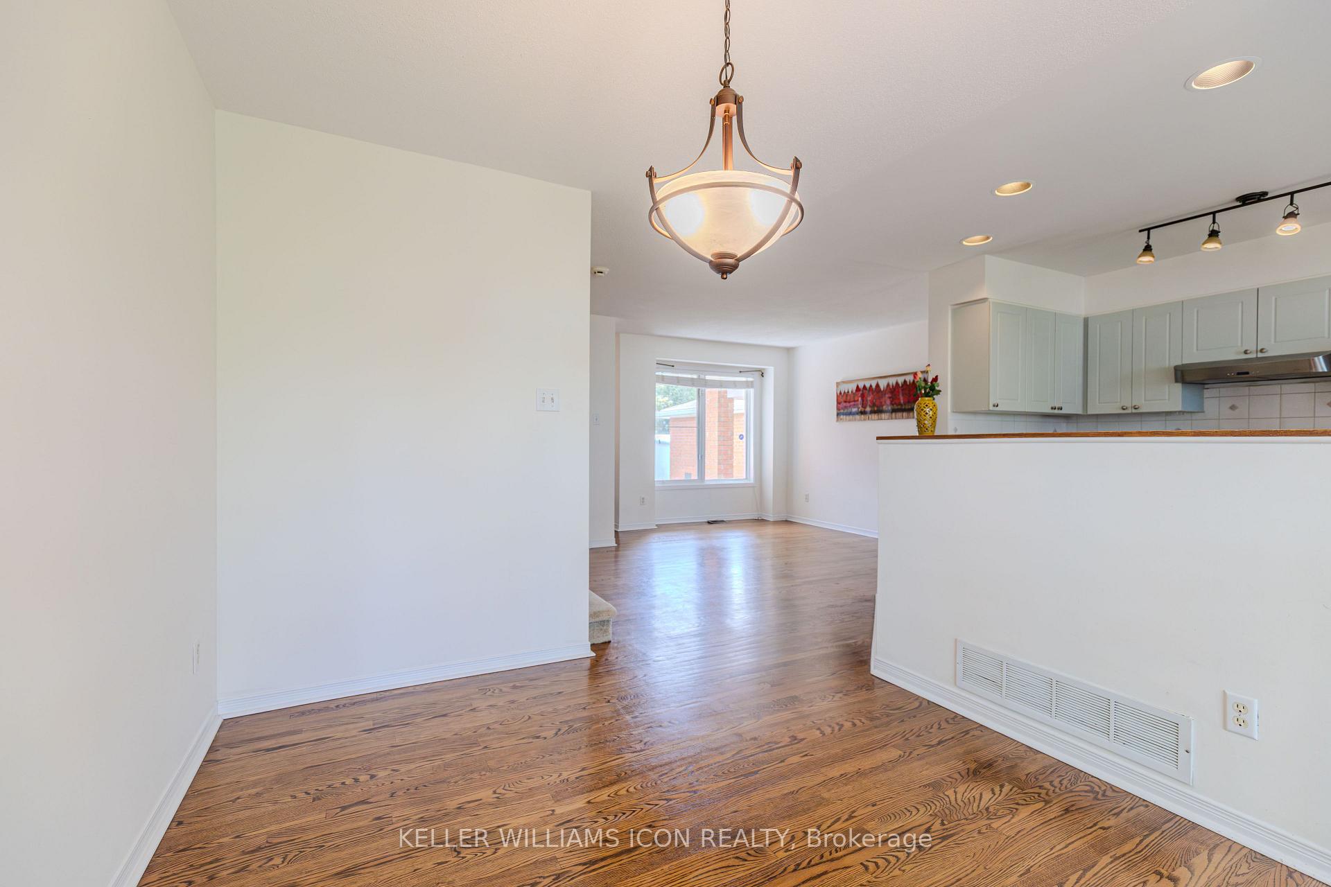 Photo 12 of 50 Malhotra Court, Ottawa, Quinterra — HOMEH