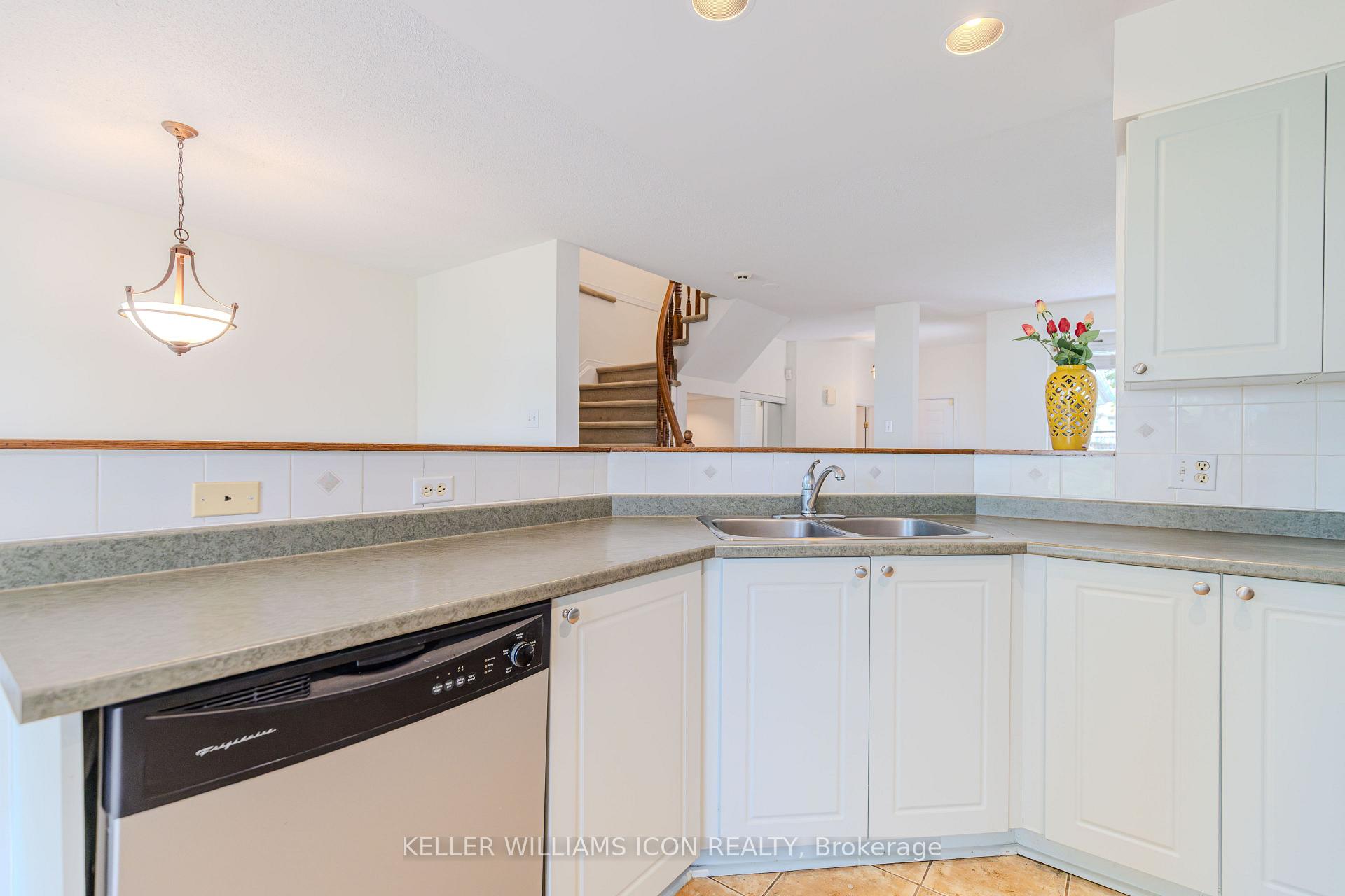 Photo 20 of 50 Malhotra Court, Ottawa, Quinterra — HOMEH