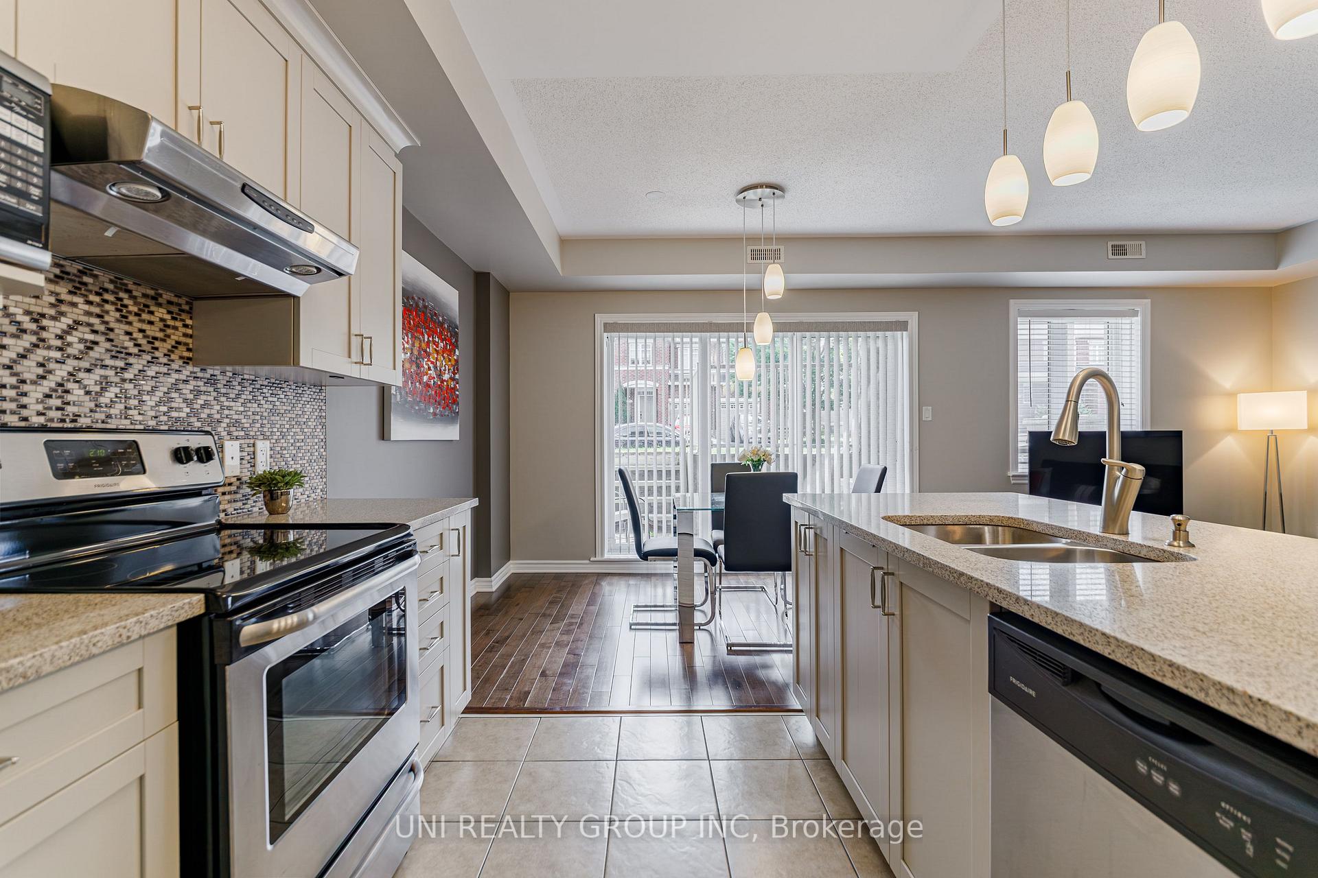 Photo 13 of Unit B, 40 Tayside Private, Ottawa, Barrhaven - Longfields — HOMEH
