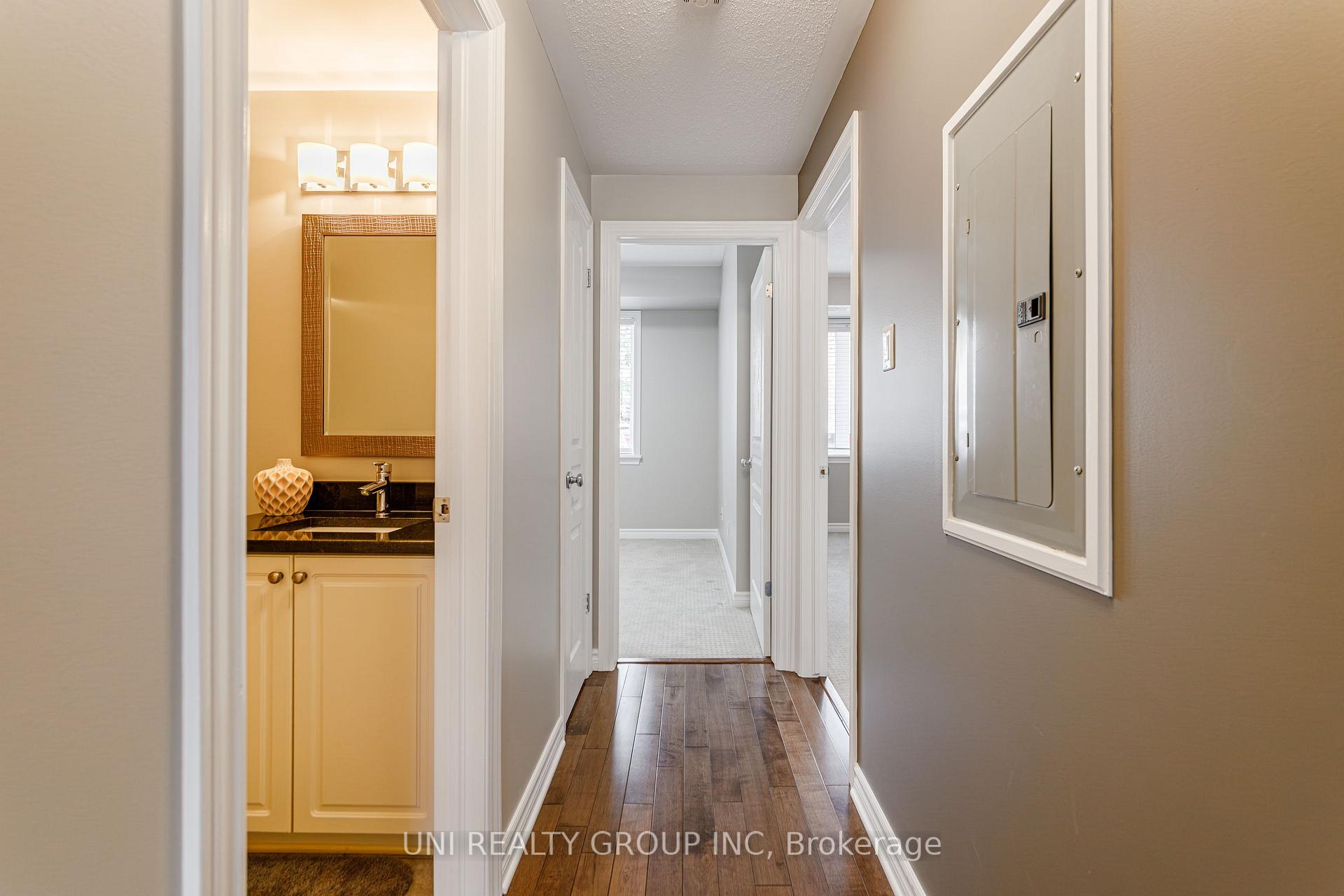 Photo 18 of Unit B, 40 Tayside Private, Ottawa, Barrhaven - Longfields — HOMEH