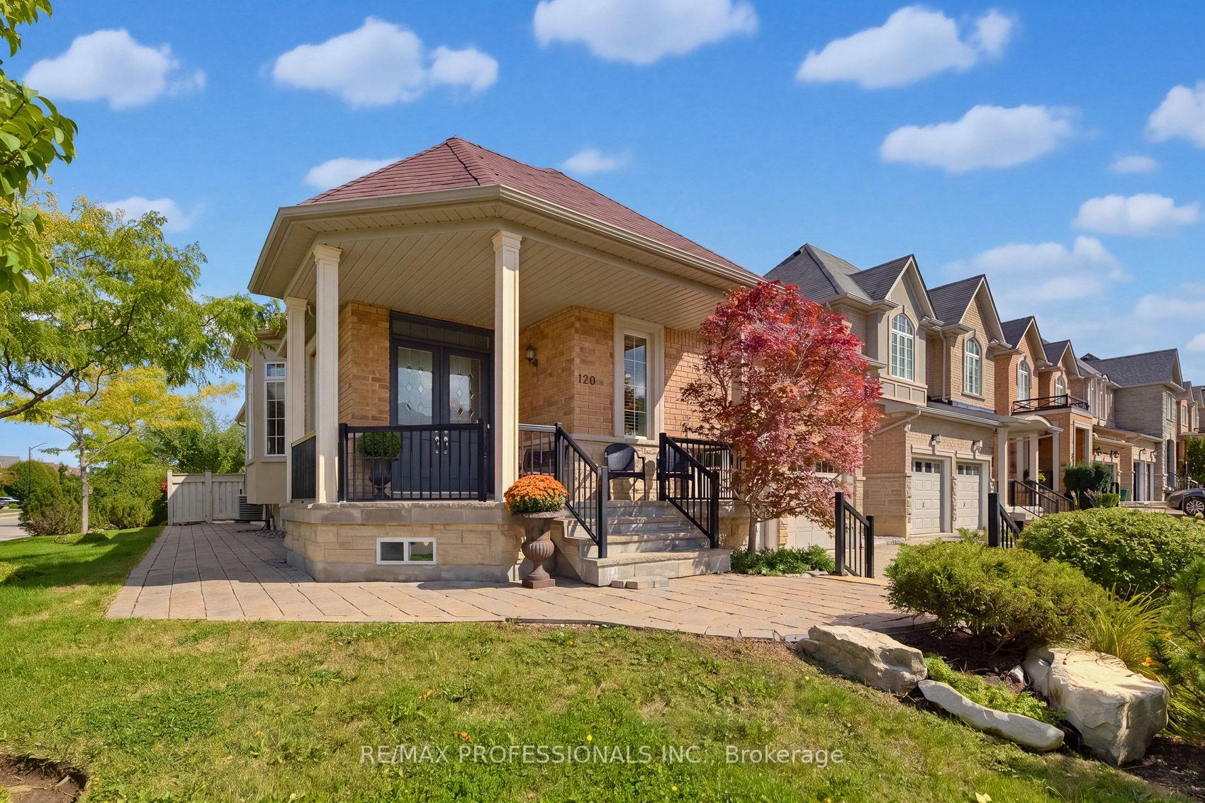 Photo 2 of 120 Insernia Crescent, Vaughan, Vellore Village — HOMEH