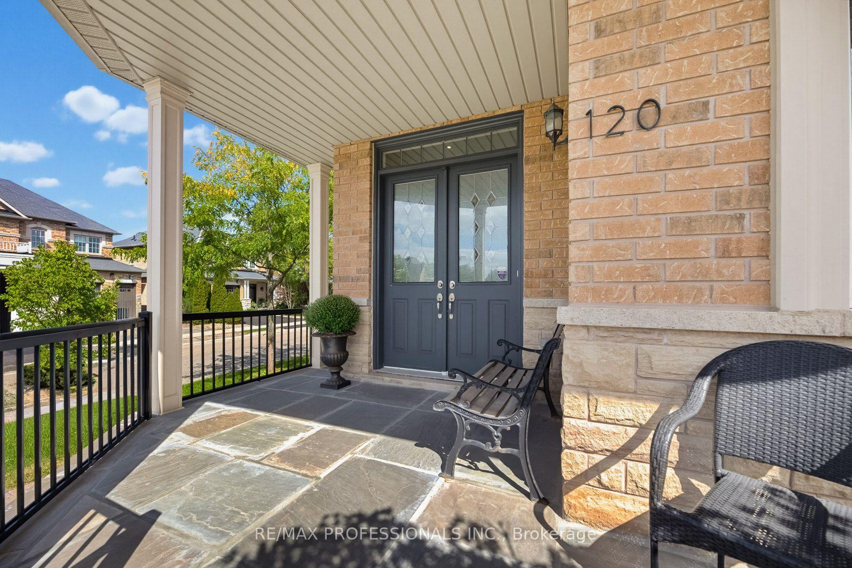 Photo 5 of 120 Insernia Crescent, Vaughan, Vellore Village — HOMEH
