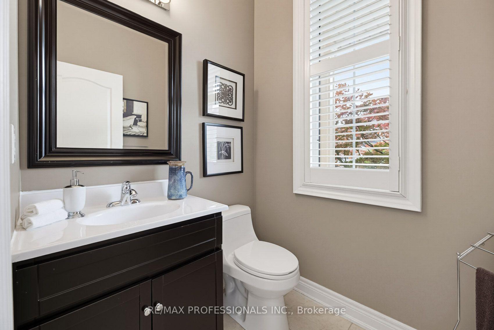 Photo 8 of 120 Insernia Crescent, Vaughan, Vellore Village — HOMEH