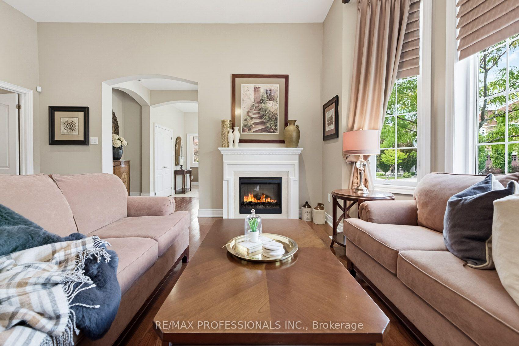 Photo 12 of 120 Insernia Crescent, Vaughan, Vellore Village — HOMEH