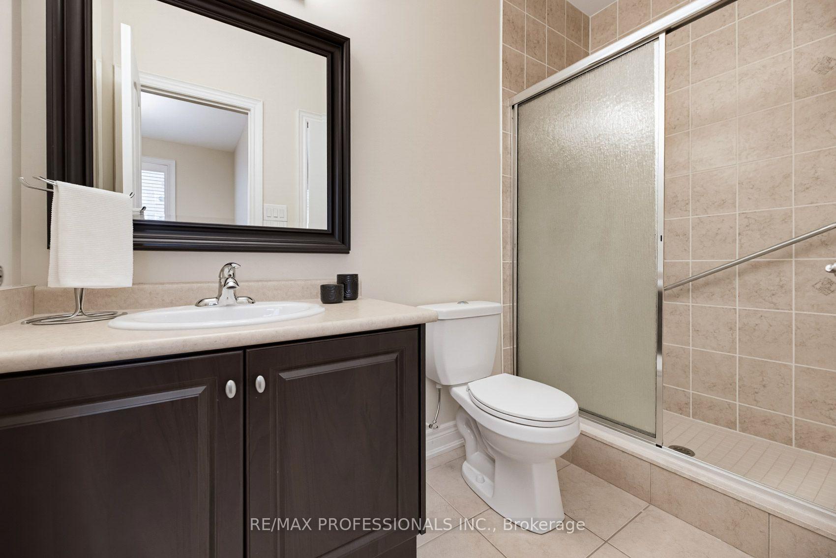 Photo 16 of 120 Insernia Crescent, Vaughan, Vellore Village — HOMEH
