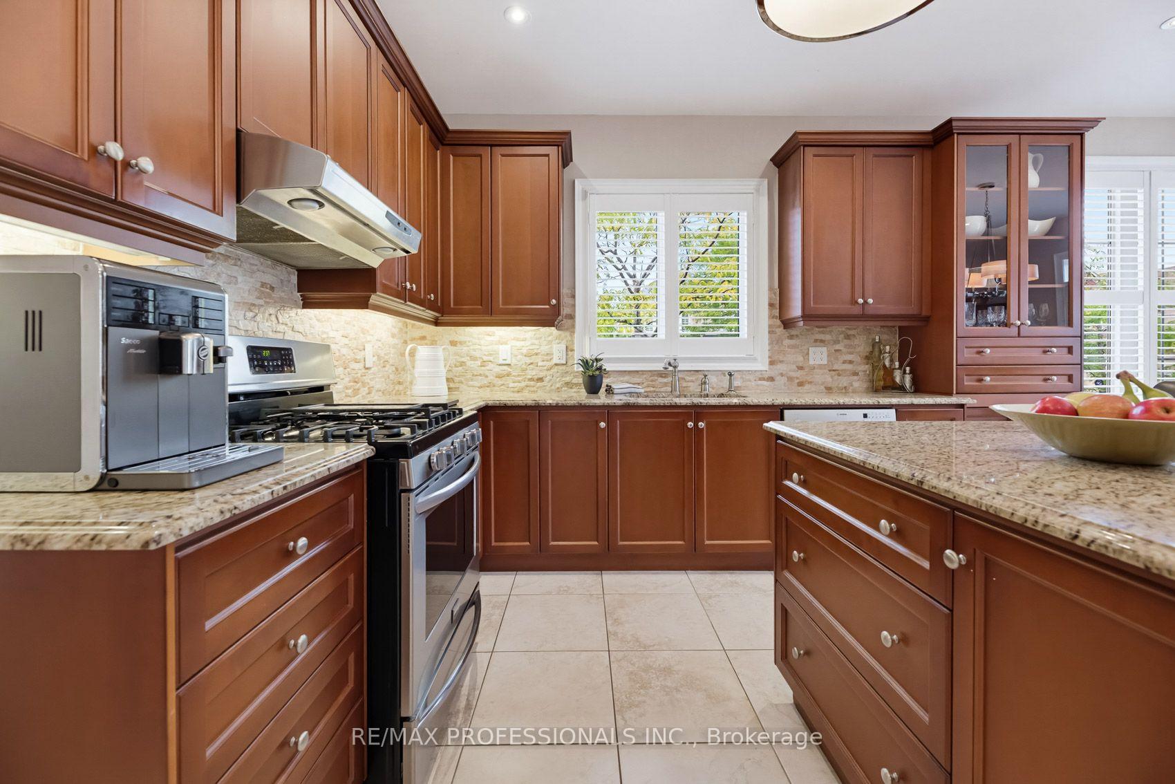 Photo 25 of 120 Insernia Crescent, Vaughan, Vellore Village — HOMEH