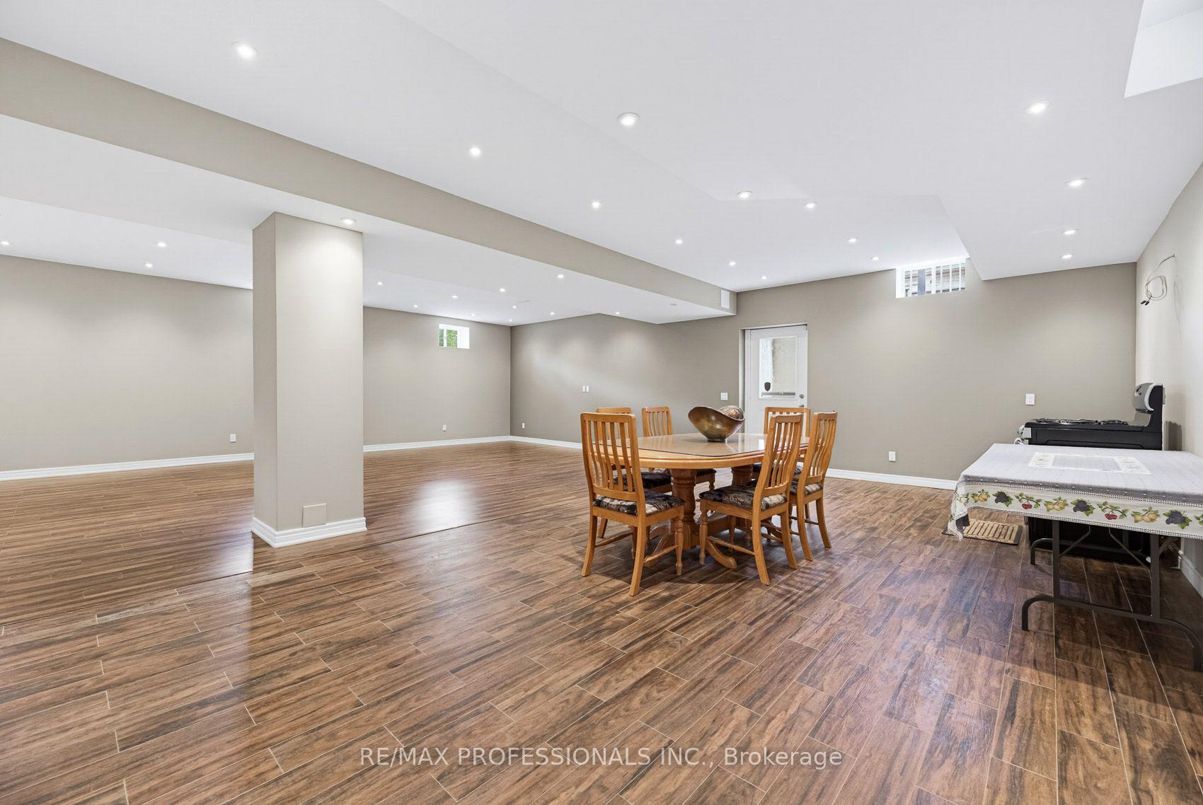 Photo 37 of 120 Insernia Crescent, Vaughan, Vellore Village — HOMEH