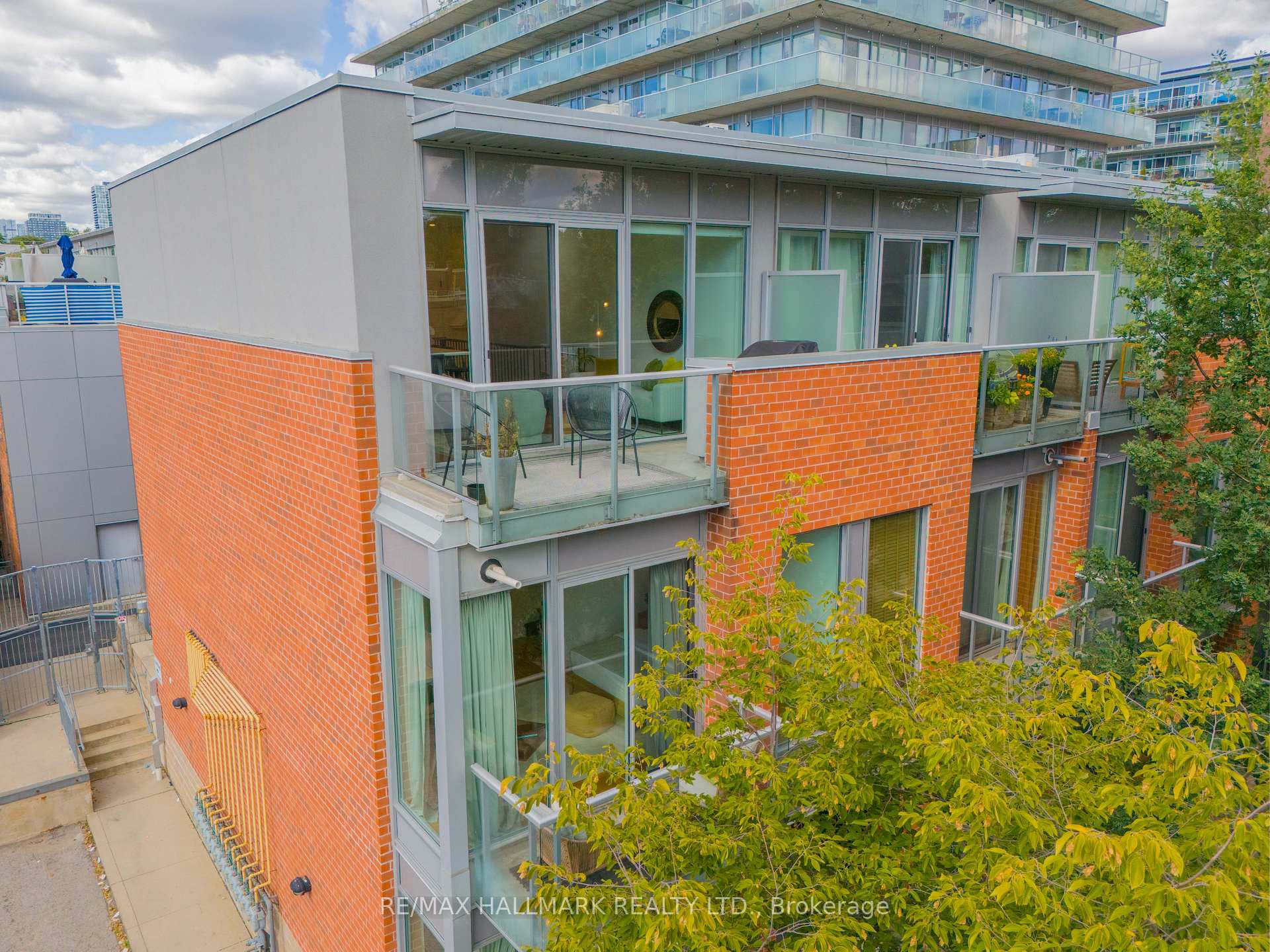 Front of Unit 3, 34 Boston Avenue