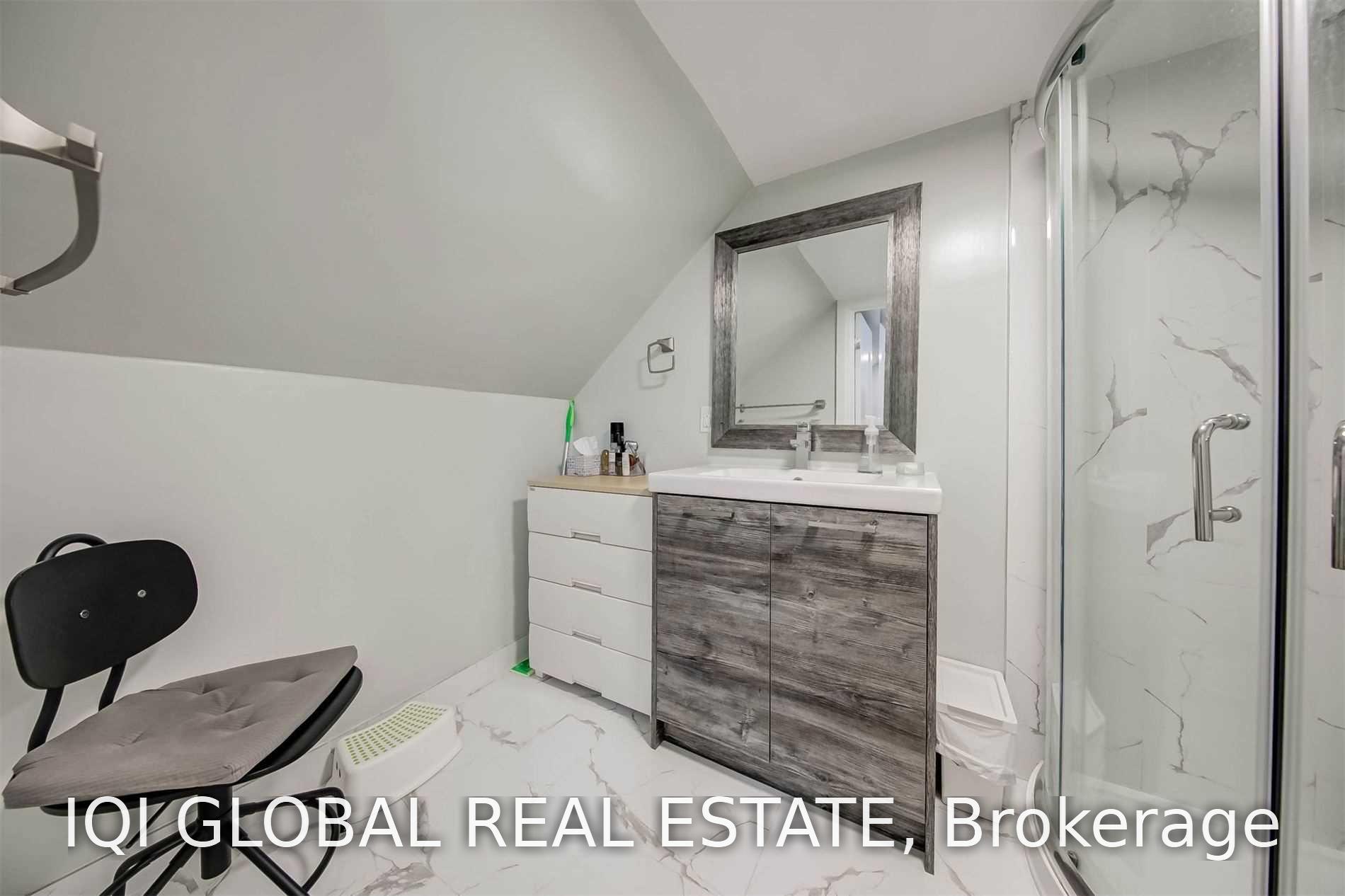 Photo 9 of Unit Upper, 142 Grace Street, Toronto, Trinity-Bellwoods — HOMEH