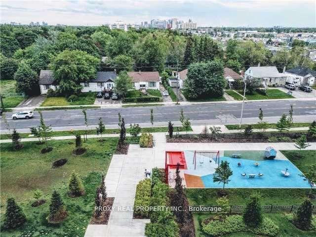 Photo 17 of Unit 426, 7165 Yonge Street, Markham, Grandview — HOMEH