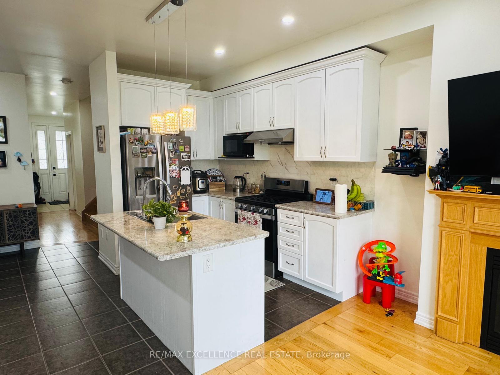 Photo 3 of 37 Dufay Road, Brampton, Northwest Brampton — HOMEH