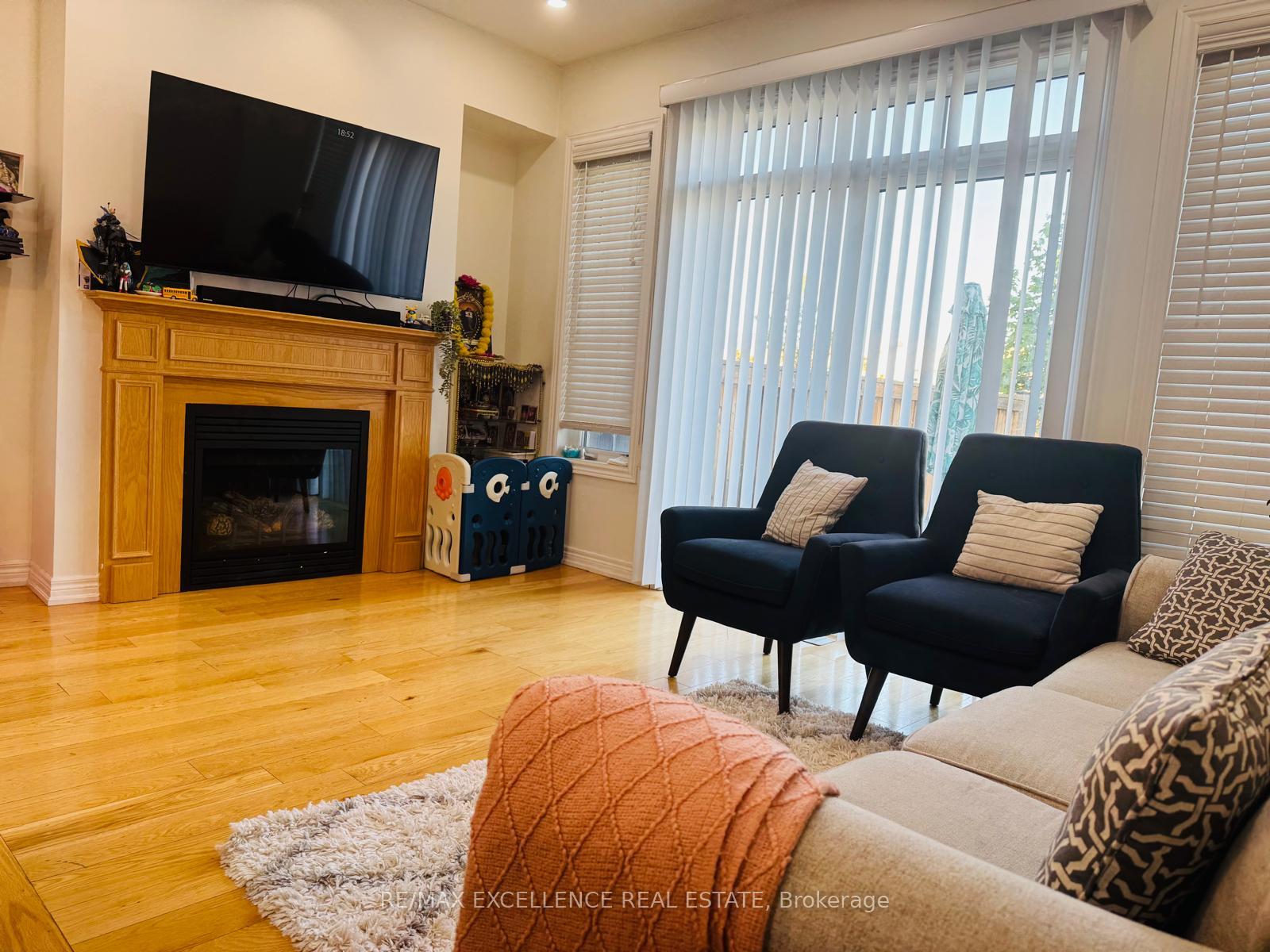 Photo 5 of 37 Dufay Road, Brampton, Northwest Brampton — HOMEH