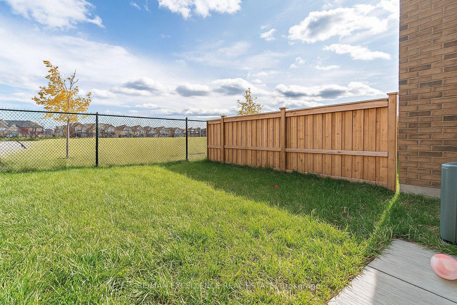 Photo 18 of 37 Dufay Road, Brampton, Northwest Brampton — HOMEH