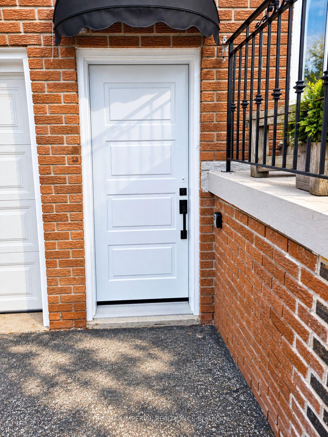 Photo 2 of Unit Lower Unit, 462 Fergo Avenue, Mississauga, Cooksville — HOMEH