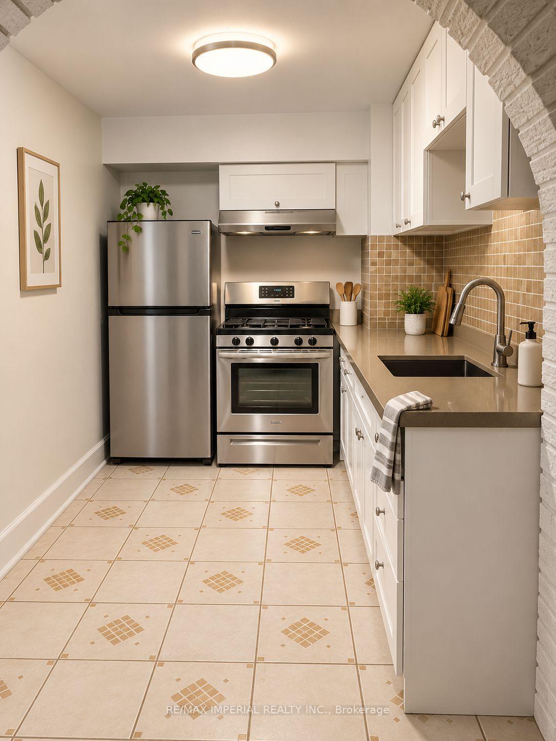 Photo 4 of Unit Lower Unit, 462 Fergo Avenue, Mississauga, Cooksville — HOMEH