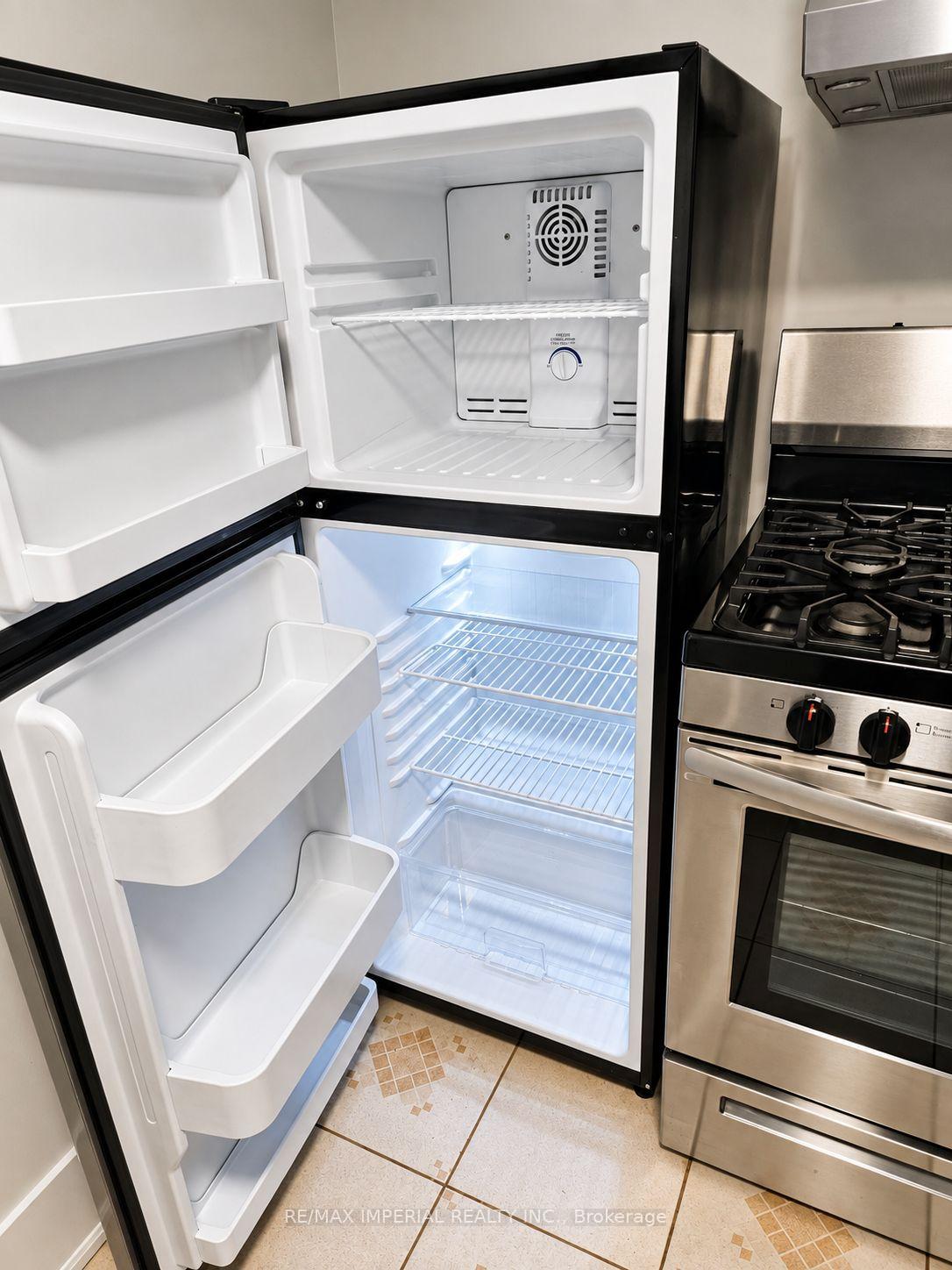 Photo 5 of Unit Lower Unit, 462 Fergo Avenue, Mississauga, Cooksville — HOMEH