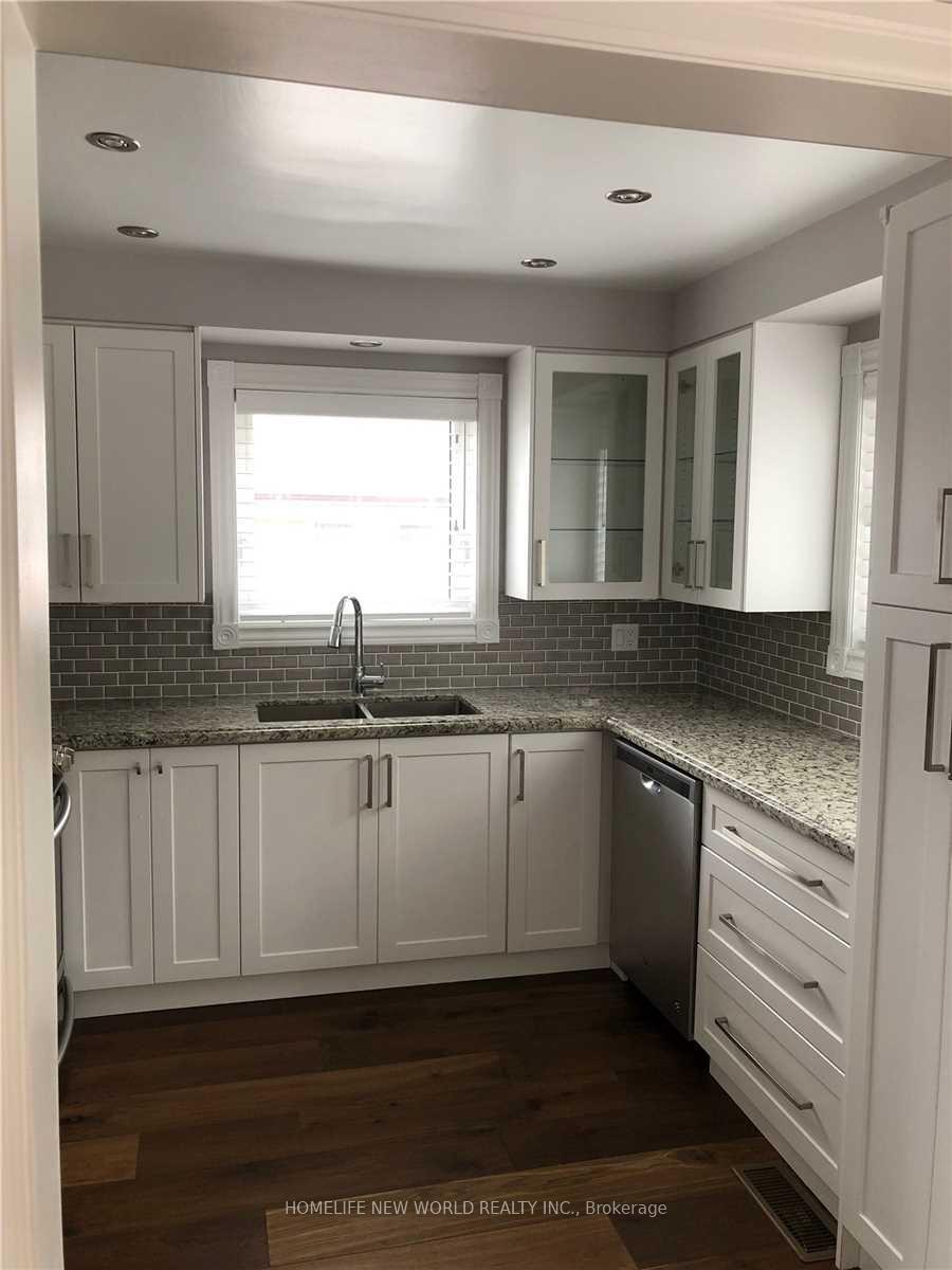 Photo 4 of Unit (main level), 242 Alsace Road, Richmond Hill, Crosby — HOMEH