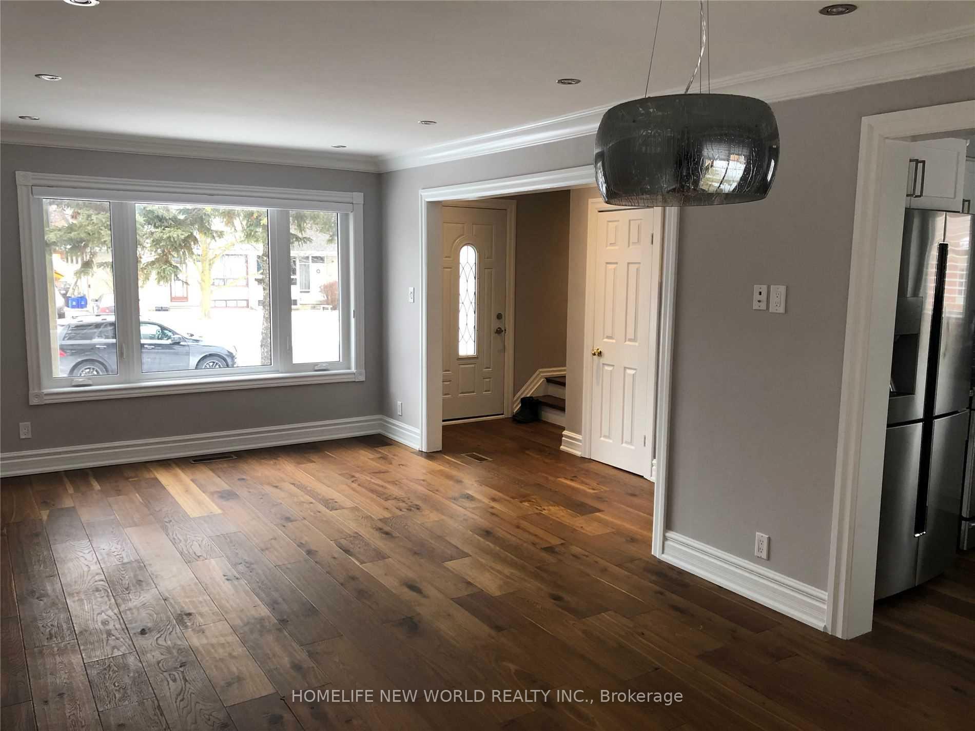 Photo 5 of Unit (main level), 242 Alsace Road, Richmond Hill, Crosby — HOMEH