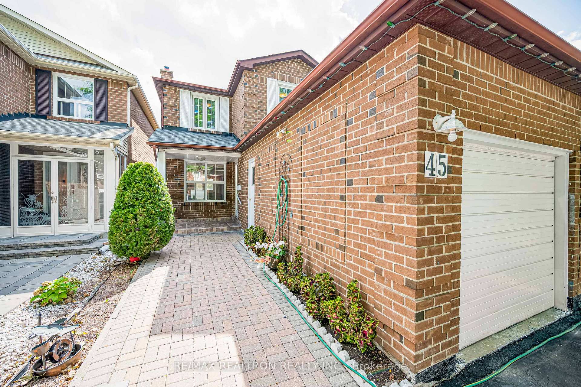 Photo 5 of 45 Frank Rivers Drive, Scarborough, Steeles — HOMEH