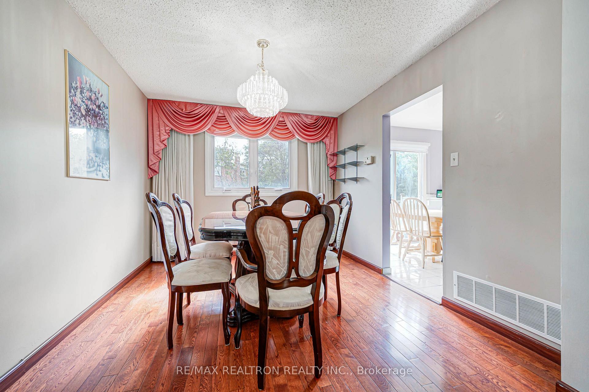 Photo 14 of 45 Frank Rivers Drive, Scarborough, Steeles — HOMEH