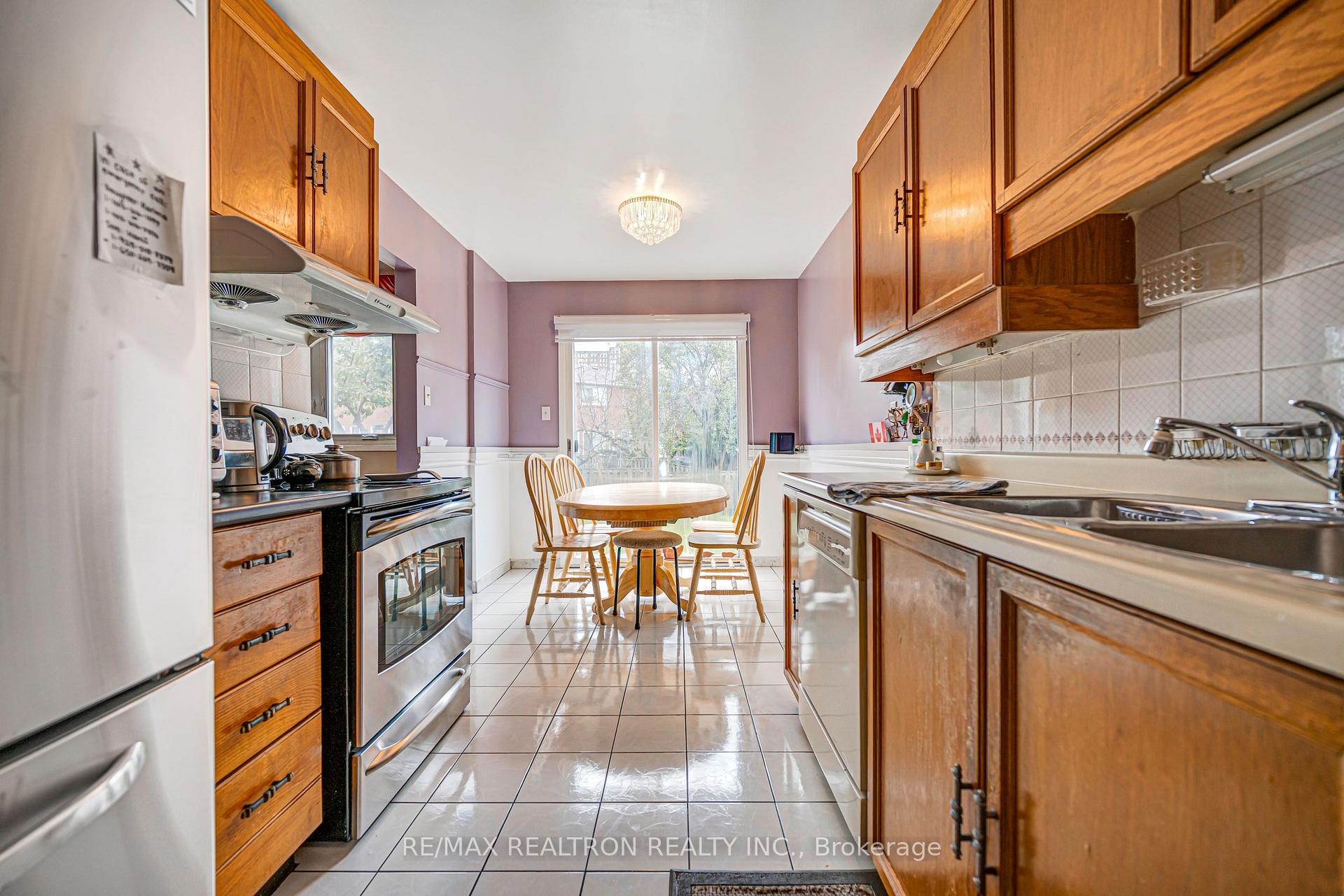Photo 24 of 45 Frank Rivers Drive, Scarborough, Steeles — HOMEH