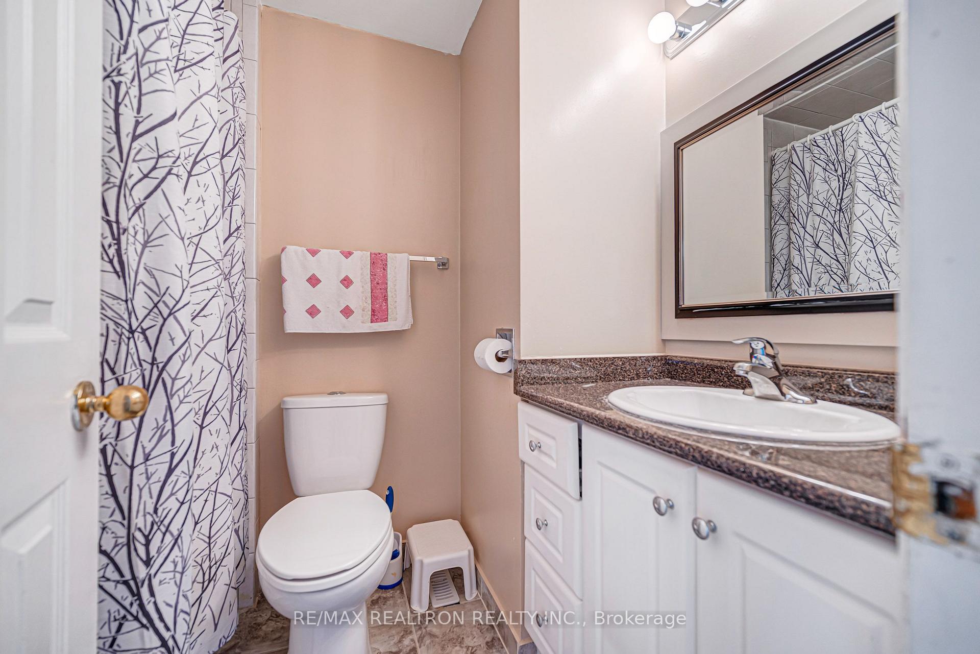 Photo 29 of 45 Frank Rivers Drive, Scarborough, Steeles — HOMEH