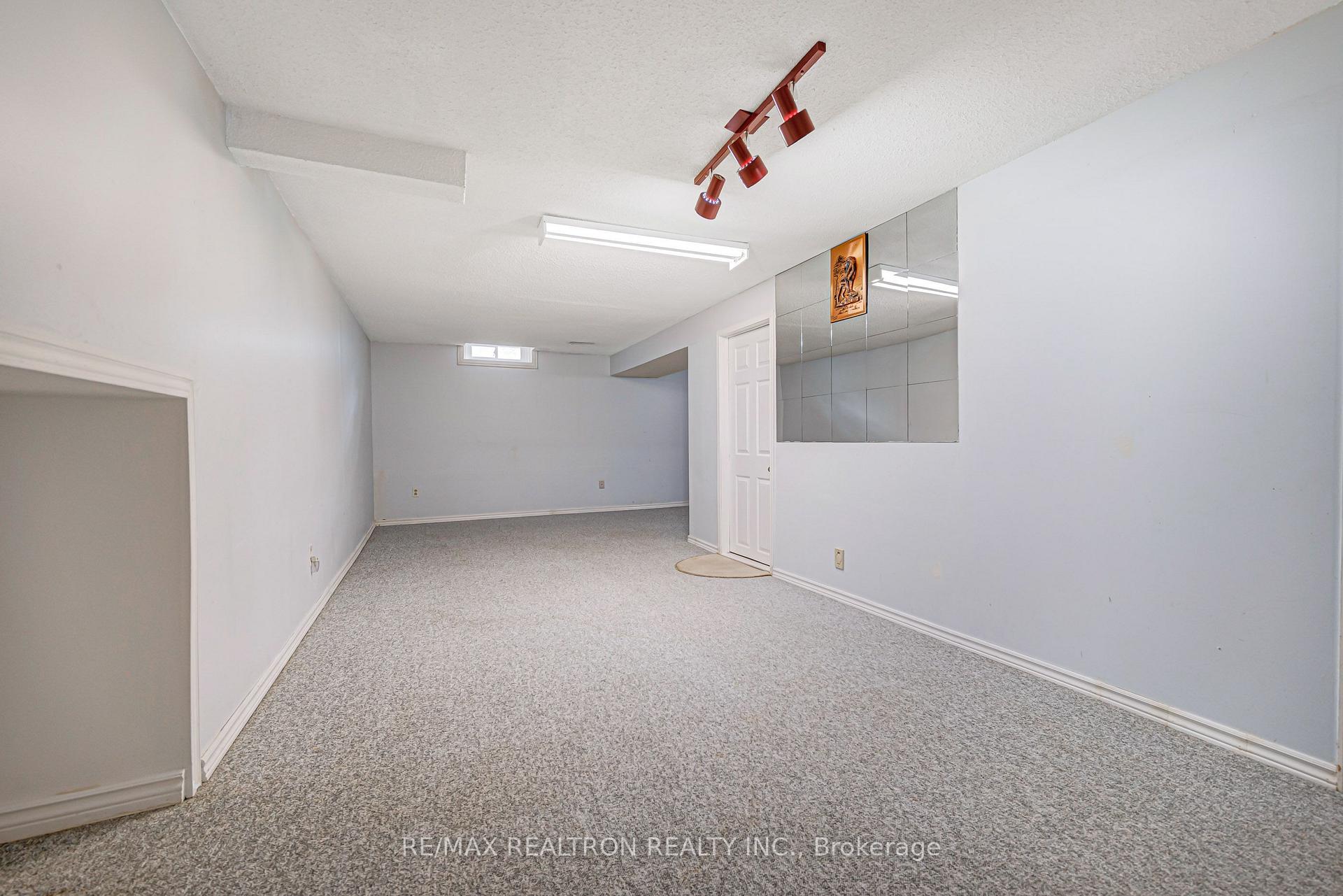 Photo 35 of 45 Frank Rivers Drive, Scarborough, Steeles — HOMEH
