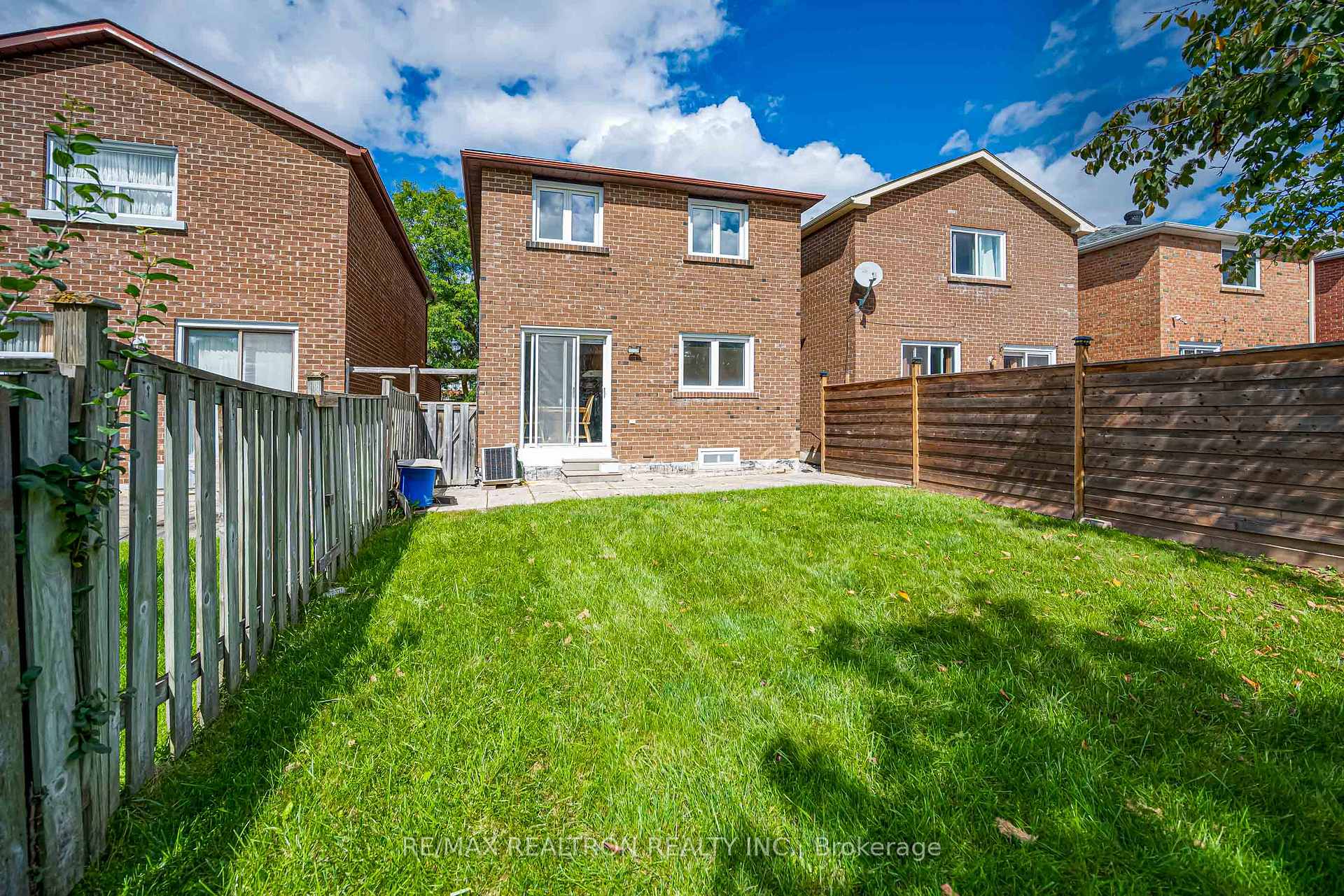 Photo 42 of 45 Frank Rivers Drive, Scarborough, Steeles — HOMEH