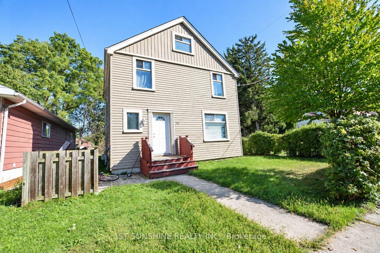 Photo 2 of 235 Broadway Avenue, Hamilton, Ainslie Wood — HOMEH