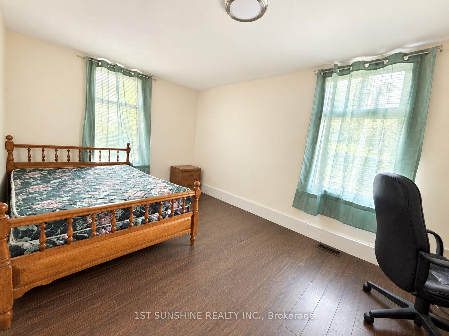 Photo 4 of 235 Broadway Avenue, Hamilton, Ainslie Wood — HOMEH