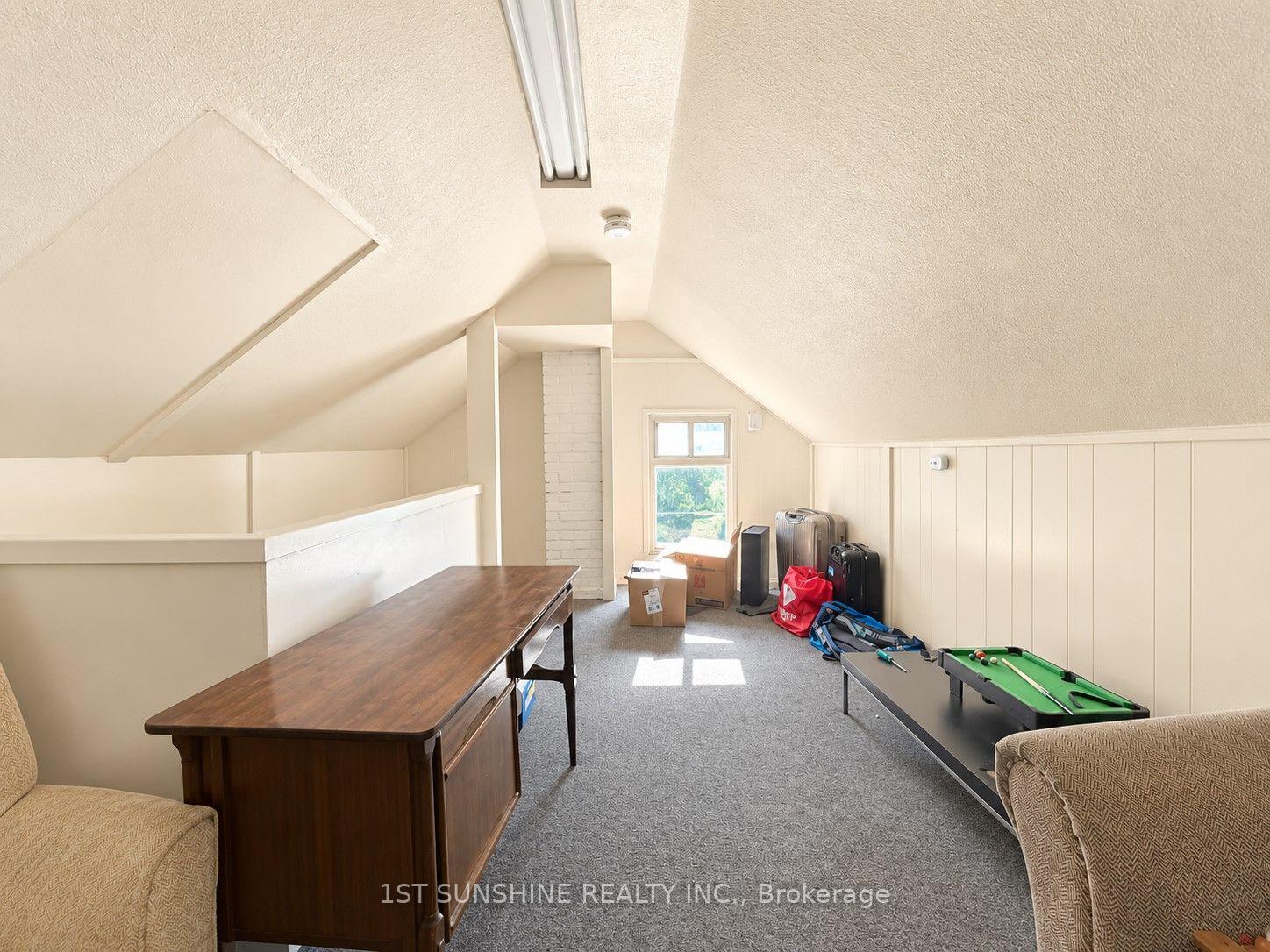 Photo 8 of 235 Broadway Avenue, Hamilton, Ainslie Wood — HOMEH