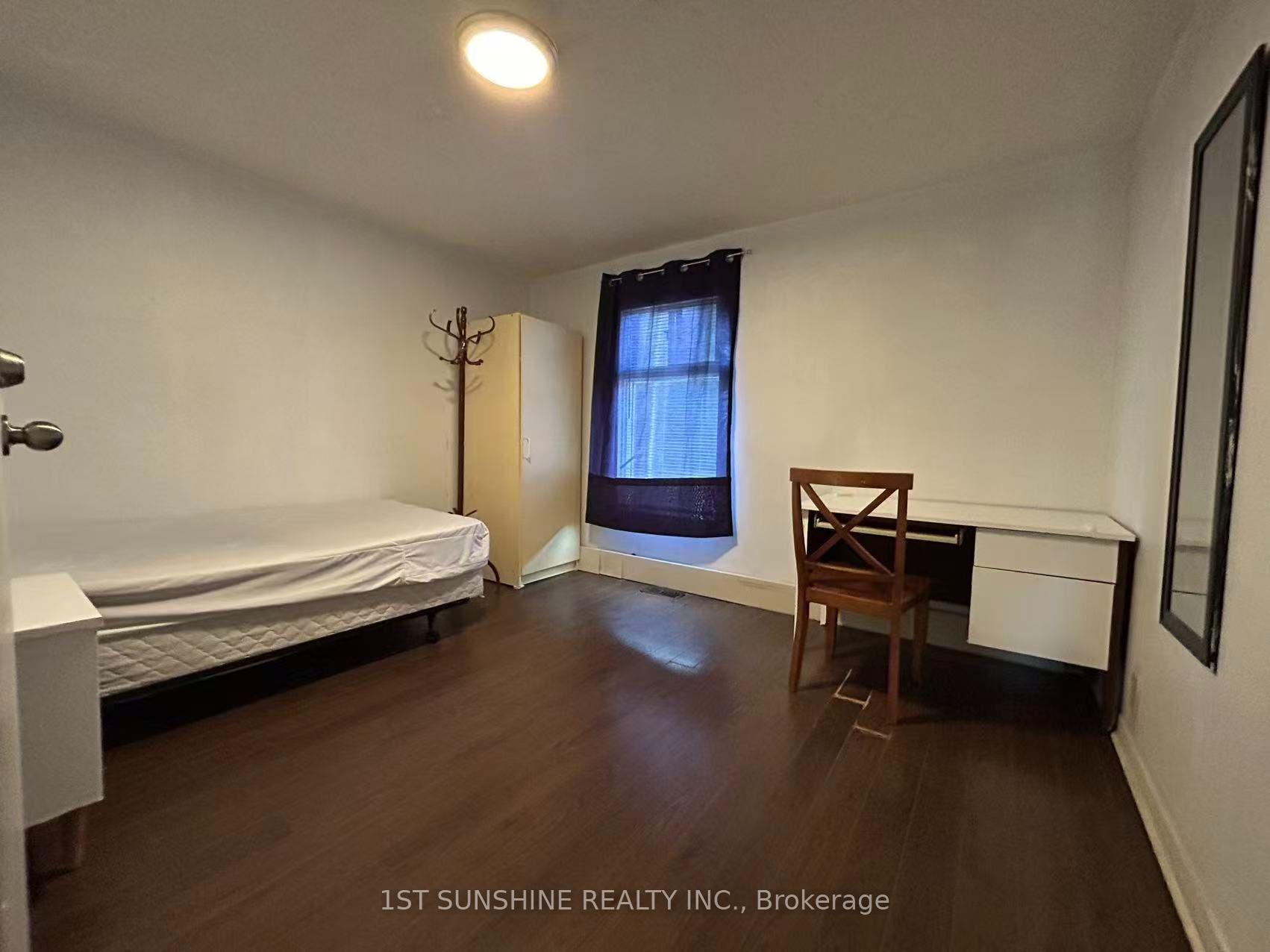 Photo 11 of 235 Broadway Avenue, Hamilton, Ainslie Wood — HOMEH
