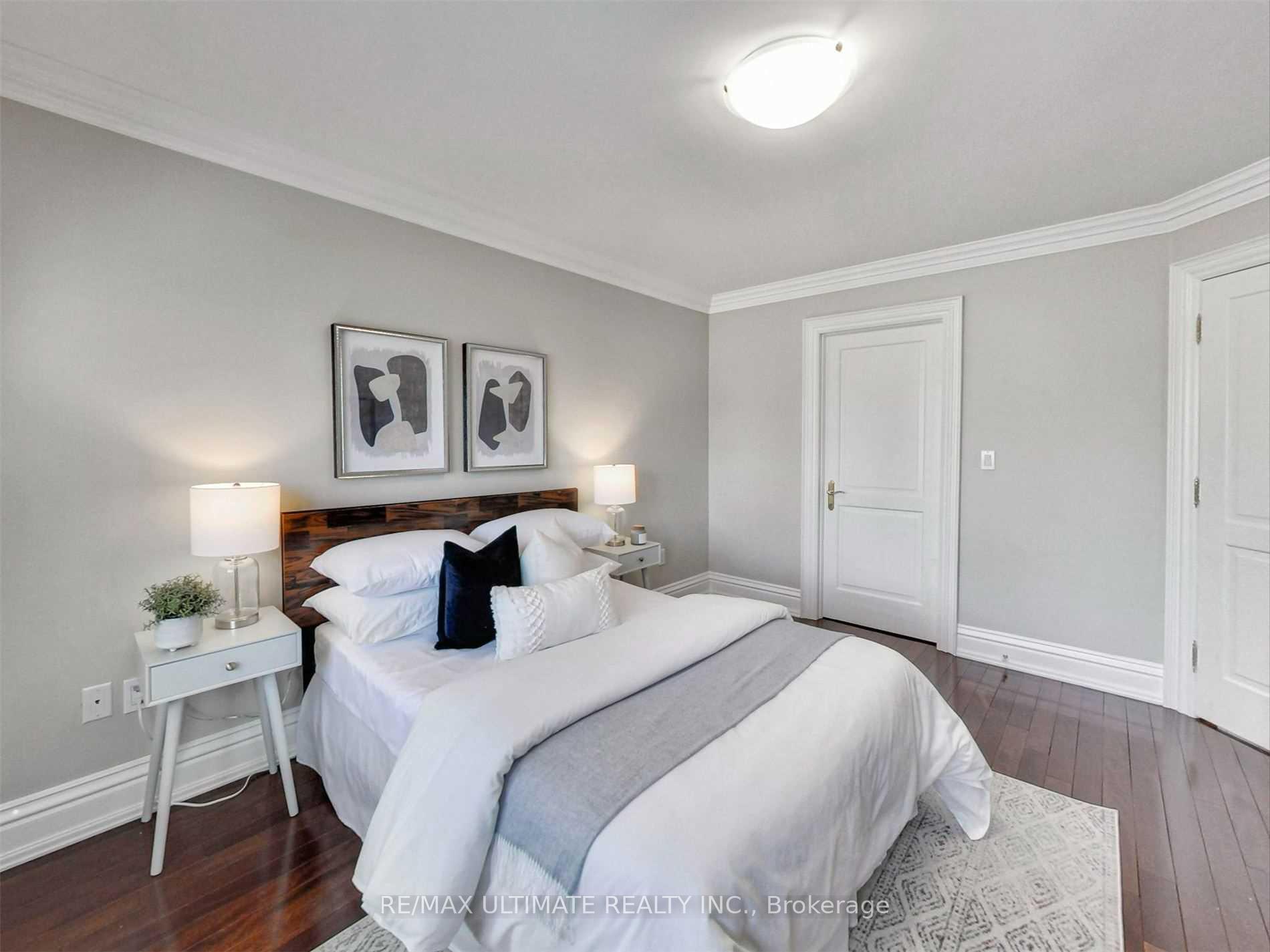 Photo 3 of Unit 2, 40 Harrow Drive, North York, Brookhaven-Amesbury — HOMEH
