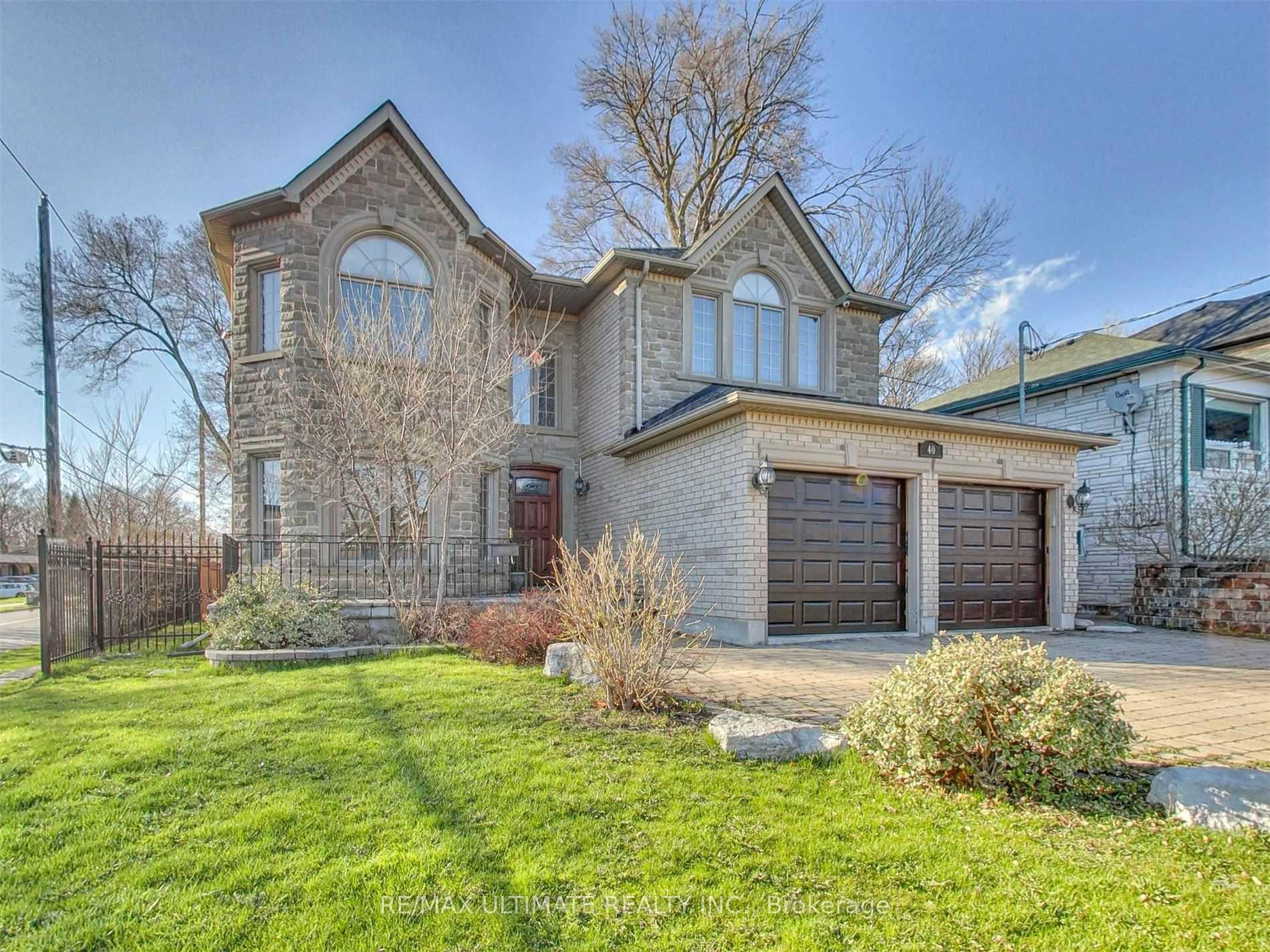 Photo 6 of Unit 2, 40 Harrow Drive, North York, Brookhaven-Amesbury — HOMEH