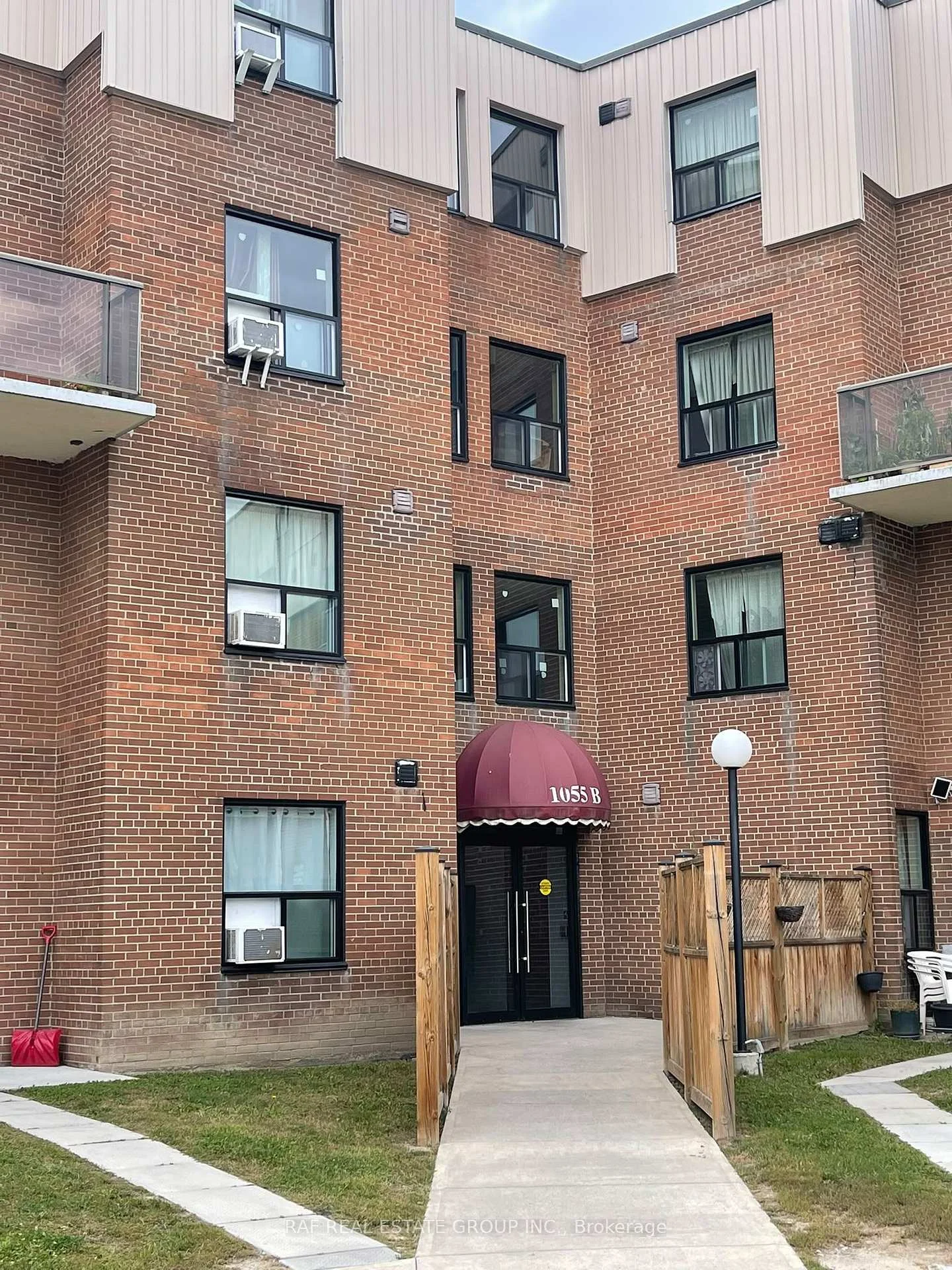 Front of Unit 126, 1055B Forestwood Drive