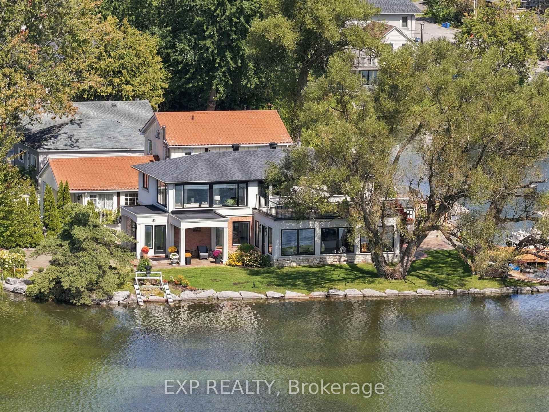 Photo 2 of 3 Willowbank Avenue, Richmond Hill, Oak Ridges Lake Wilcox — HOMEH